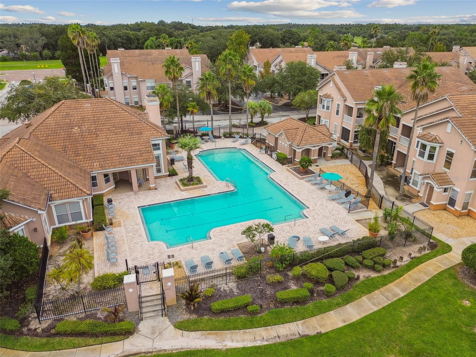 THE VILLAS CONDO - Residential