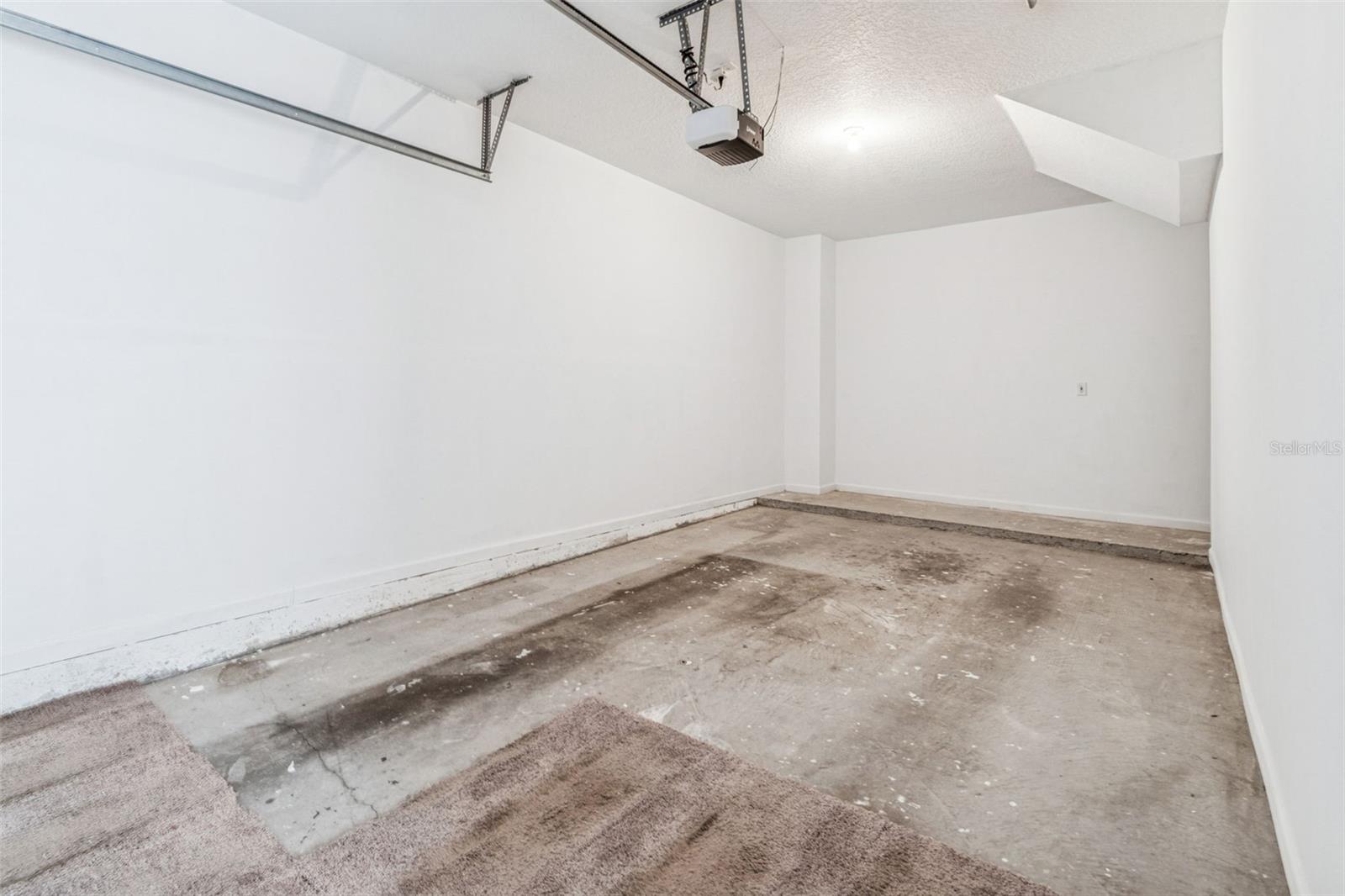 THE VILLAS CONDO - Residential