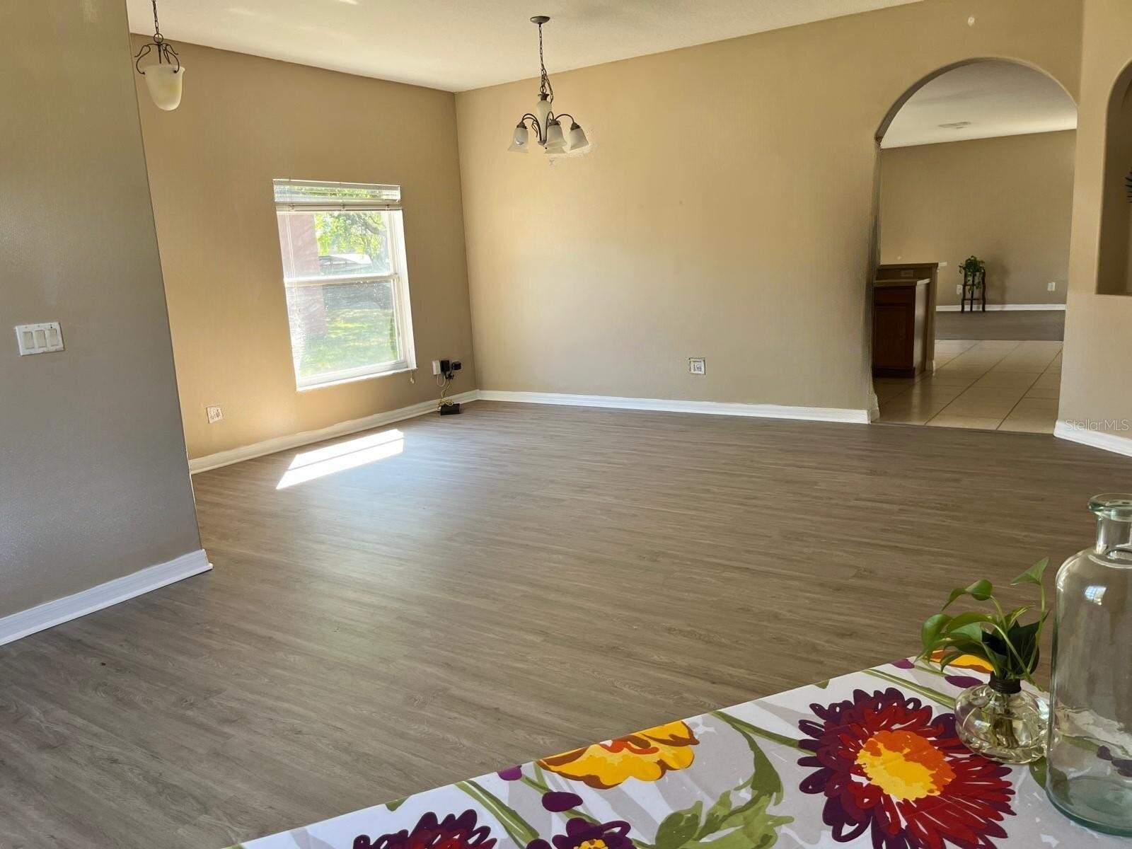 2520 AZZURRA LANE