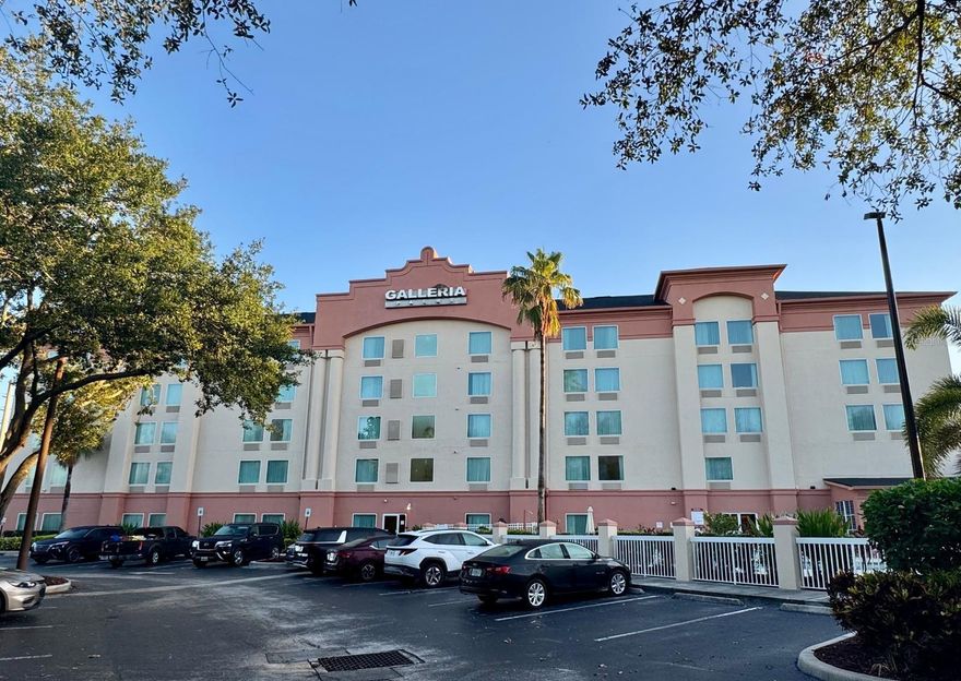 Beautifull and well maintained condo located in the heart of Kissimmee, just minutes from Walt Disney World, shopping, restaurants, and major highways. This spacious unit offers an open concept living and dining area filled with a natural light, creating a warm and inviting atmosphere.