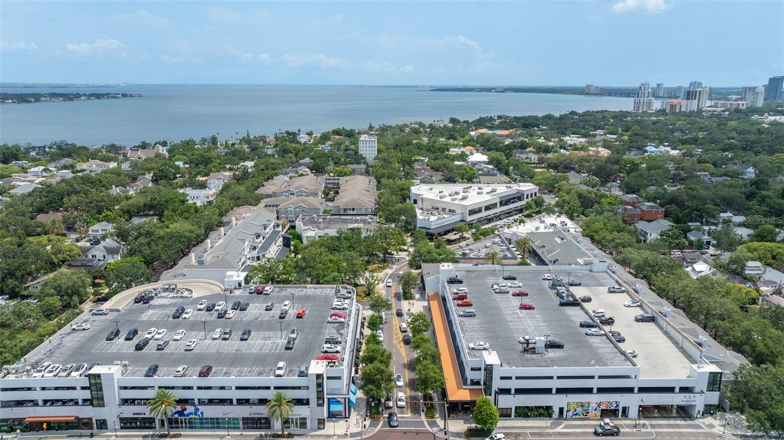 THE VALENCIA IN OLD HYDE PARK - Residential Lease