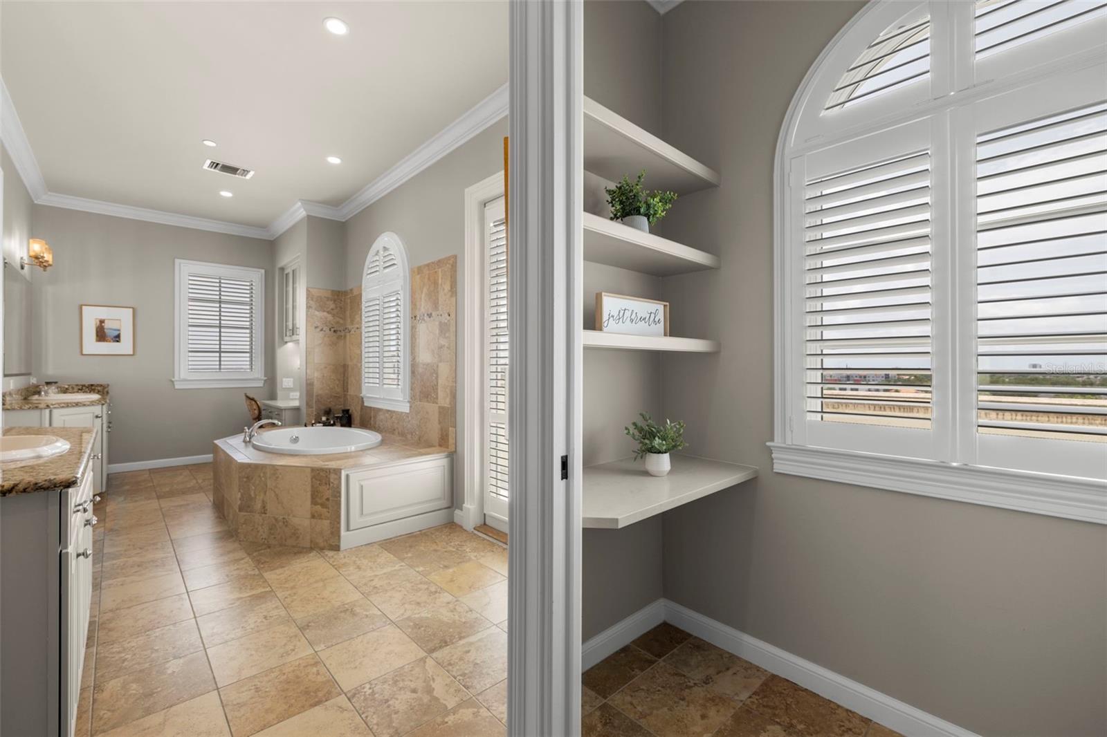 THE VALENCIA IN OLD HYDE PARK - Residential Lease