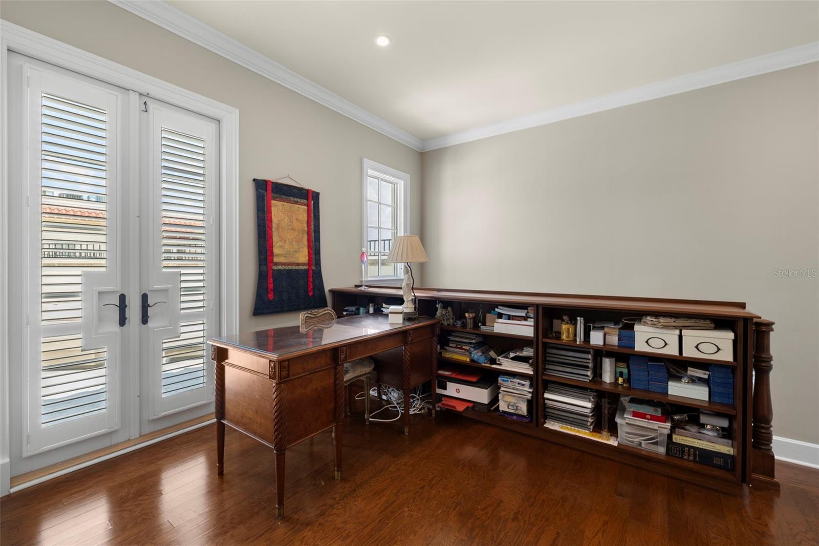 THE VALENCIA IN OLD HYDE PARK - Residential Lease