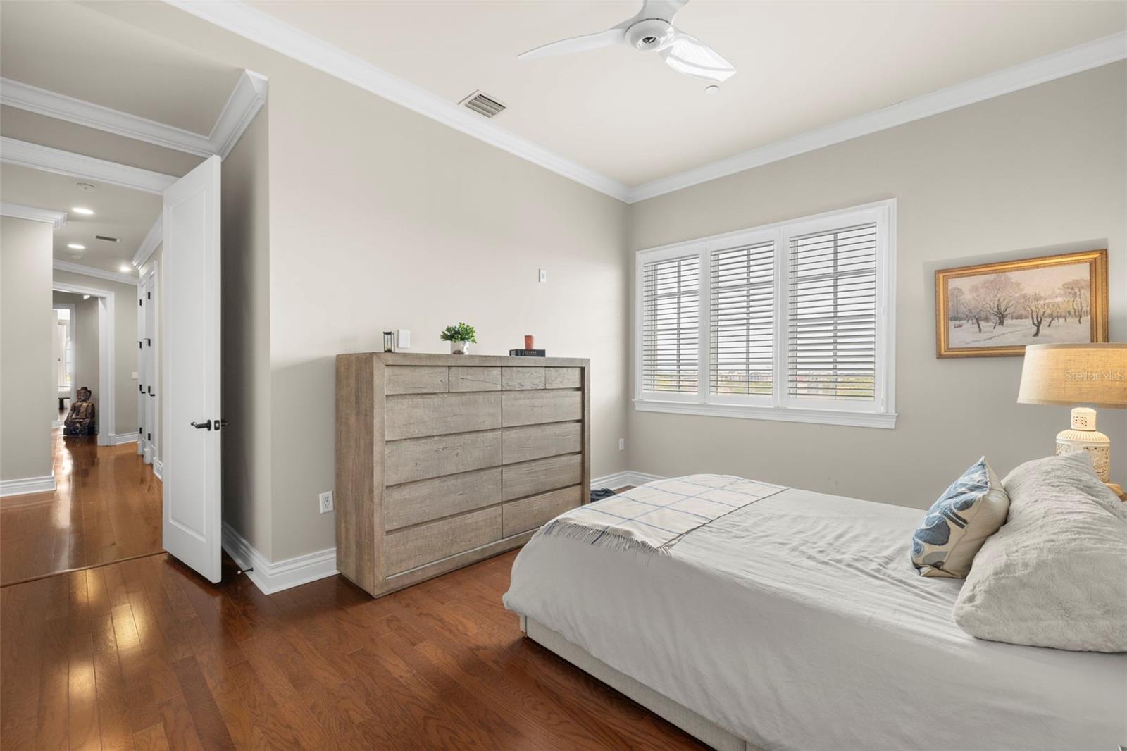 THE VALENCIA IN OLD HYDE PARK - Residential Lease