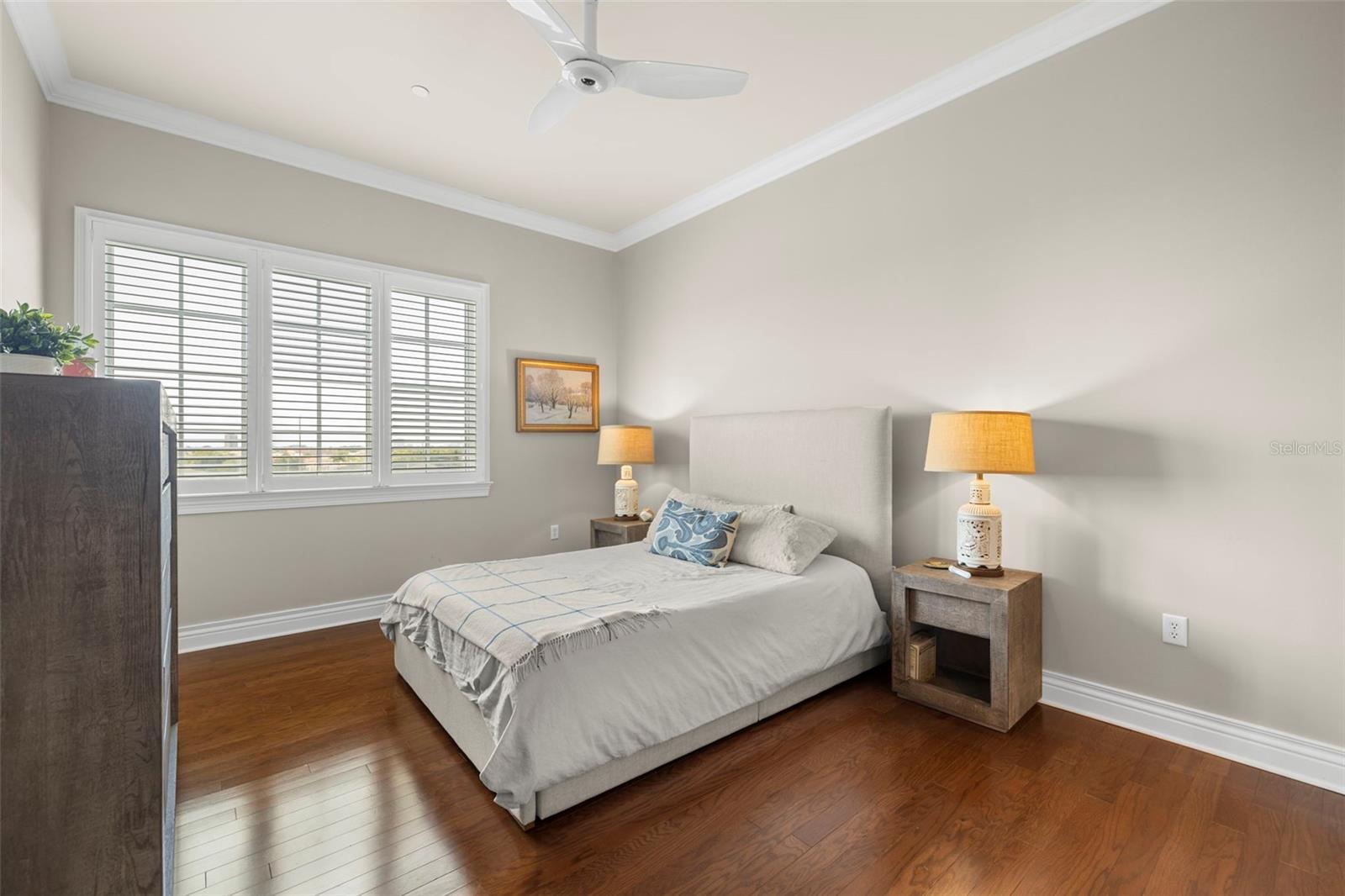 THE VALENCIA IN OLD HYDE PARK - Residential Lease