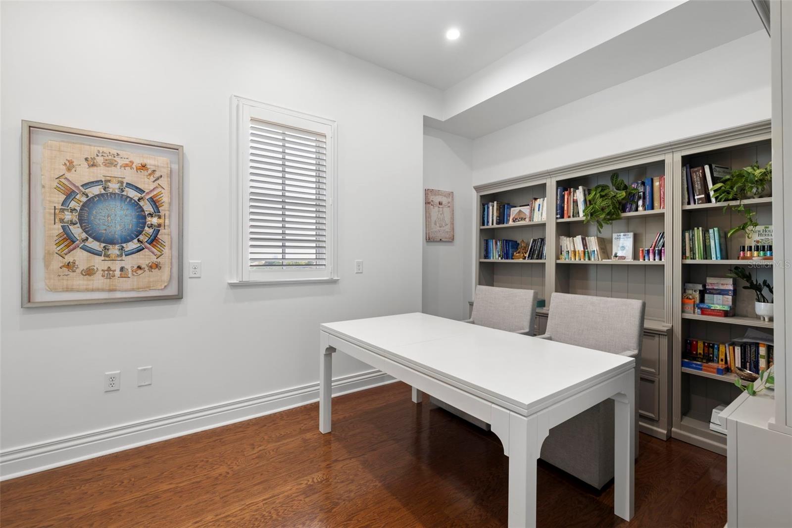 THE VALENCIA IN OLD HYDE PARK - Residential Lease