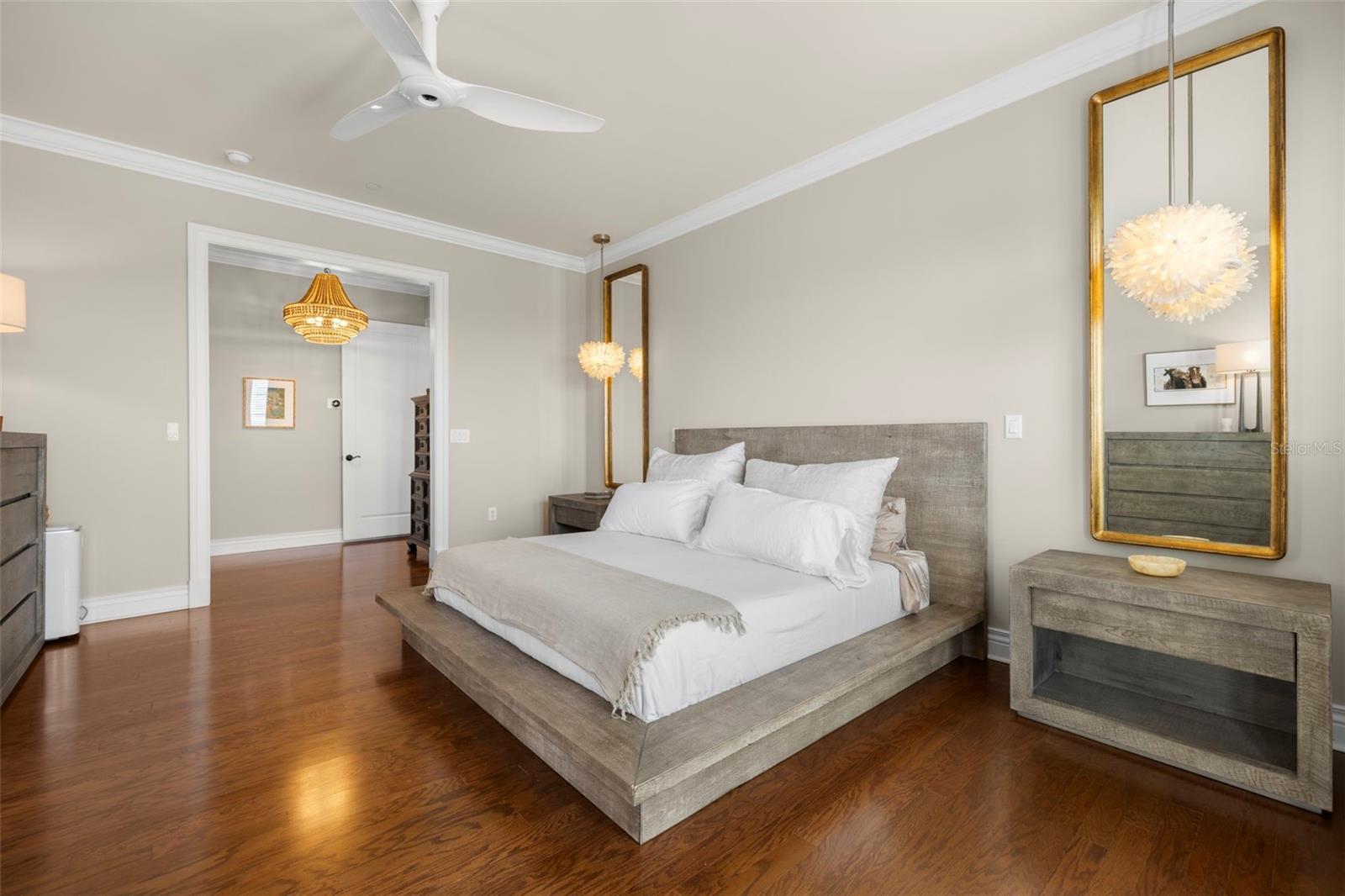 THE VALENCIA IN OLD HYDE PARK - Residential Lease