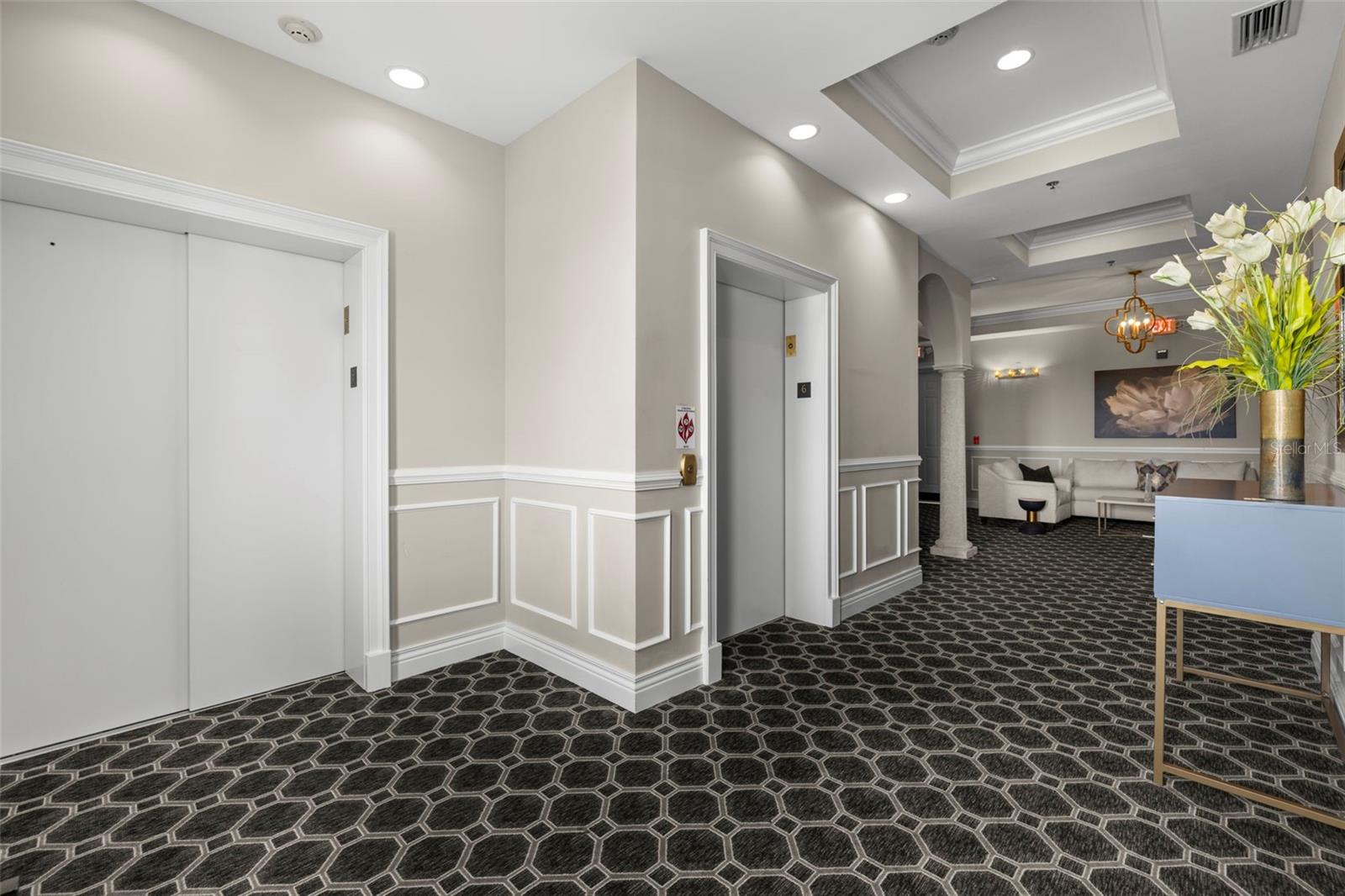 THE VALENCIA IN OLD HYDE PARK - Residential Lease