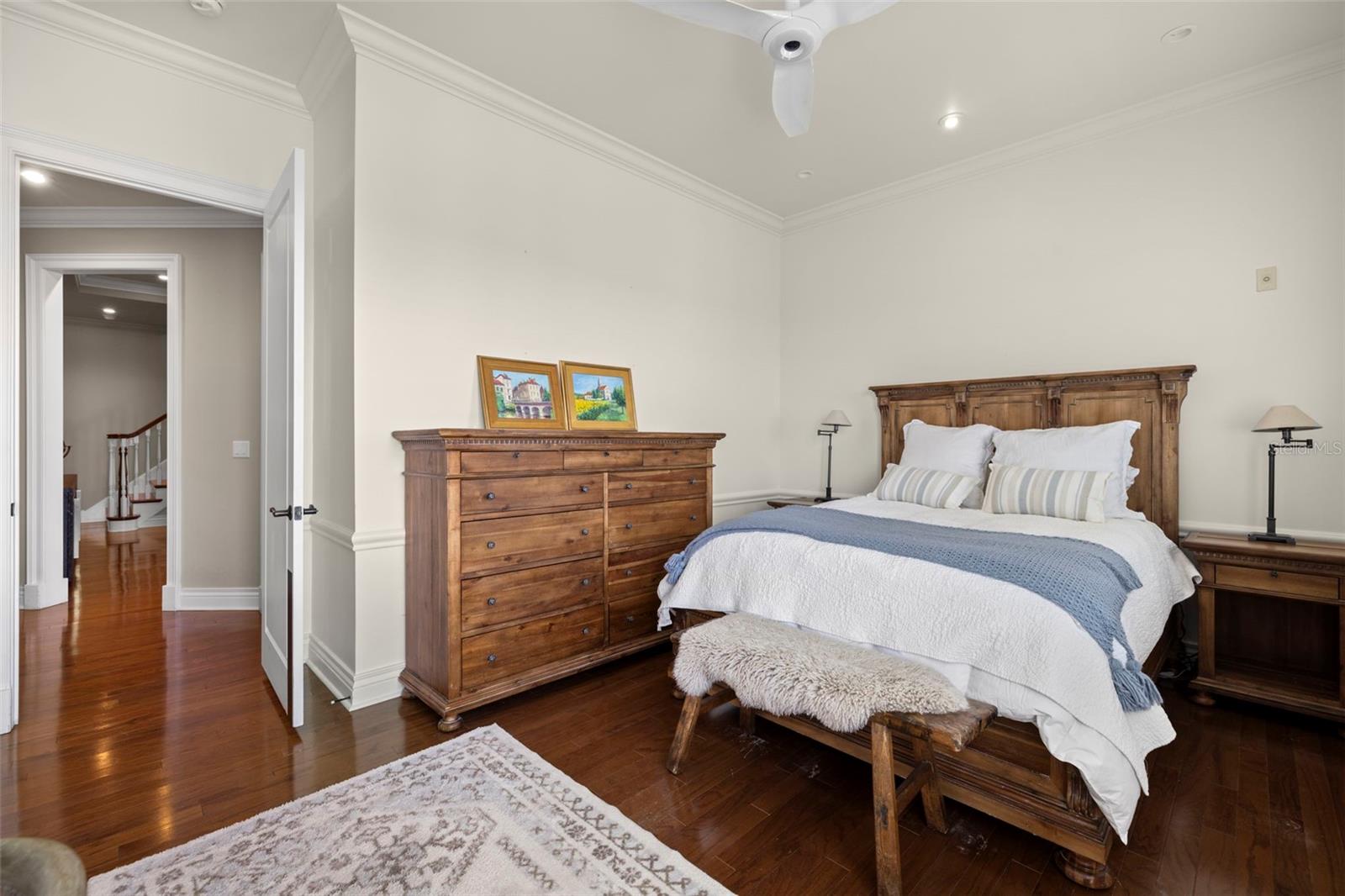 THE VALENCIA IN OLD HYDE PARK - Residential Lease