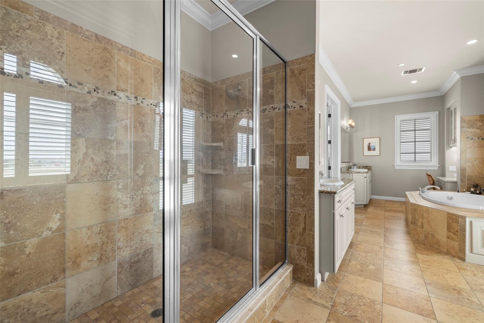 THE VALENCIA IN OLD HYDE PARK - Residential Lease