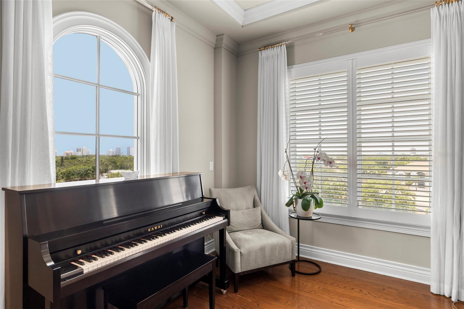 THE VALENCIA IN OLD HYDE PARK - Residential Lease