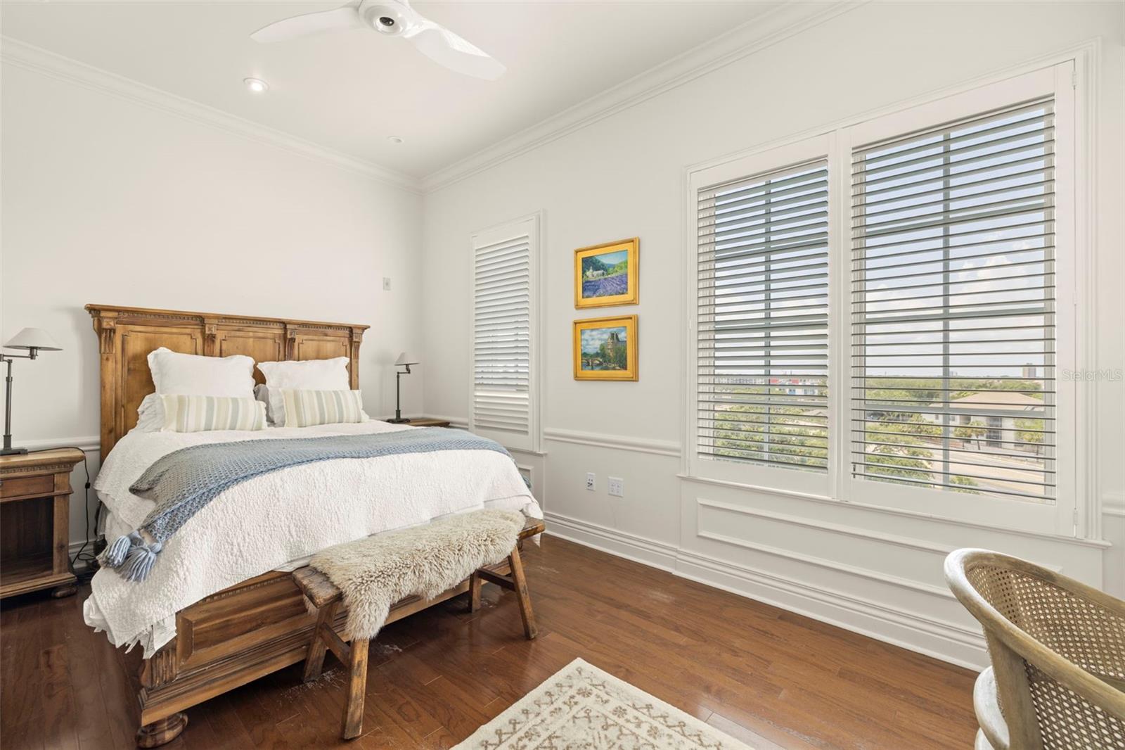 THE VALENCIA IN OLD HYDE PARK - Residential Lease