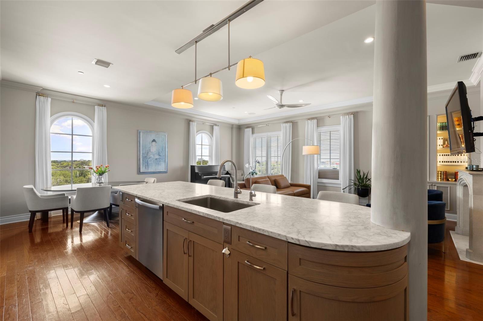 THE VALENCIA IN OLD HYDE PARK - Residential Lease