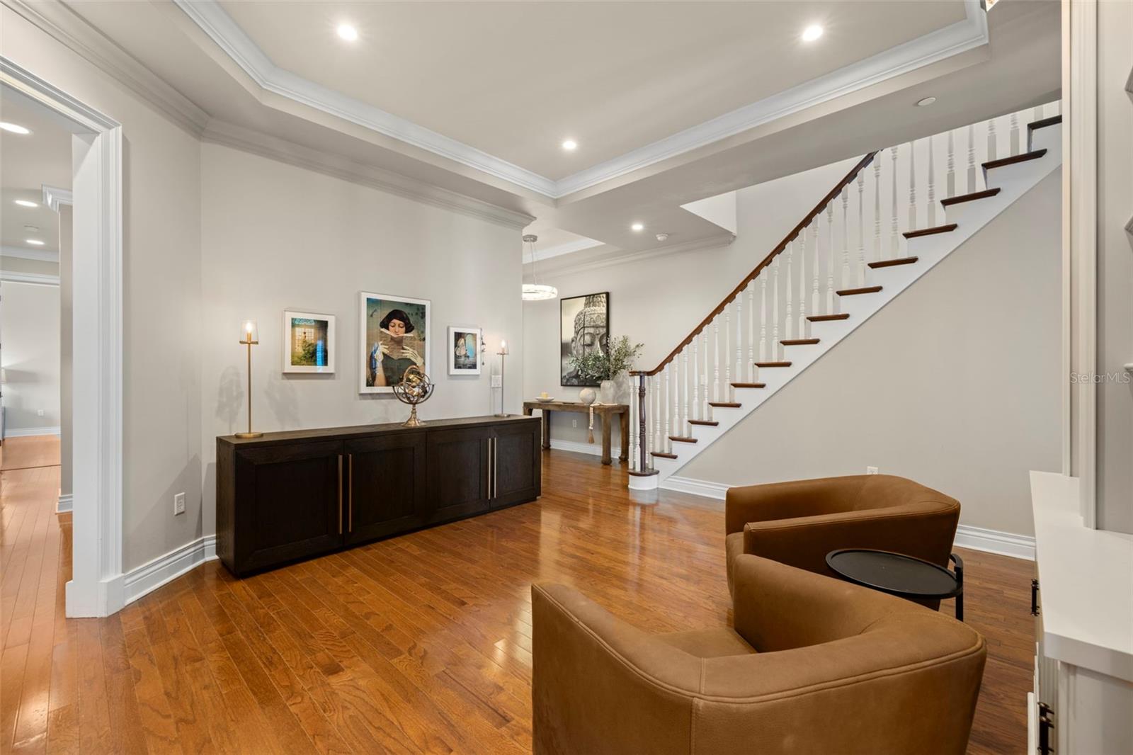 THE VALENCIA IN OLD HYDE PARK - Residential Lease