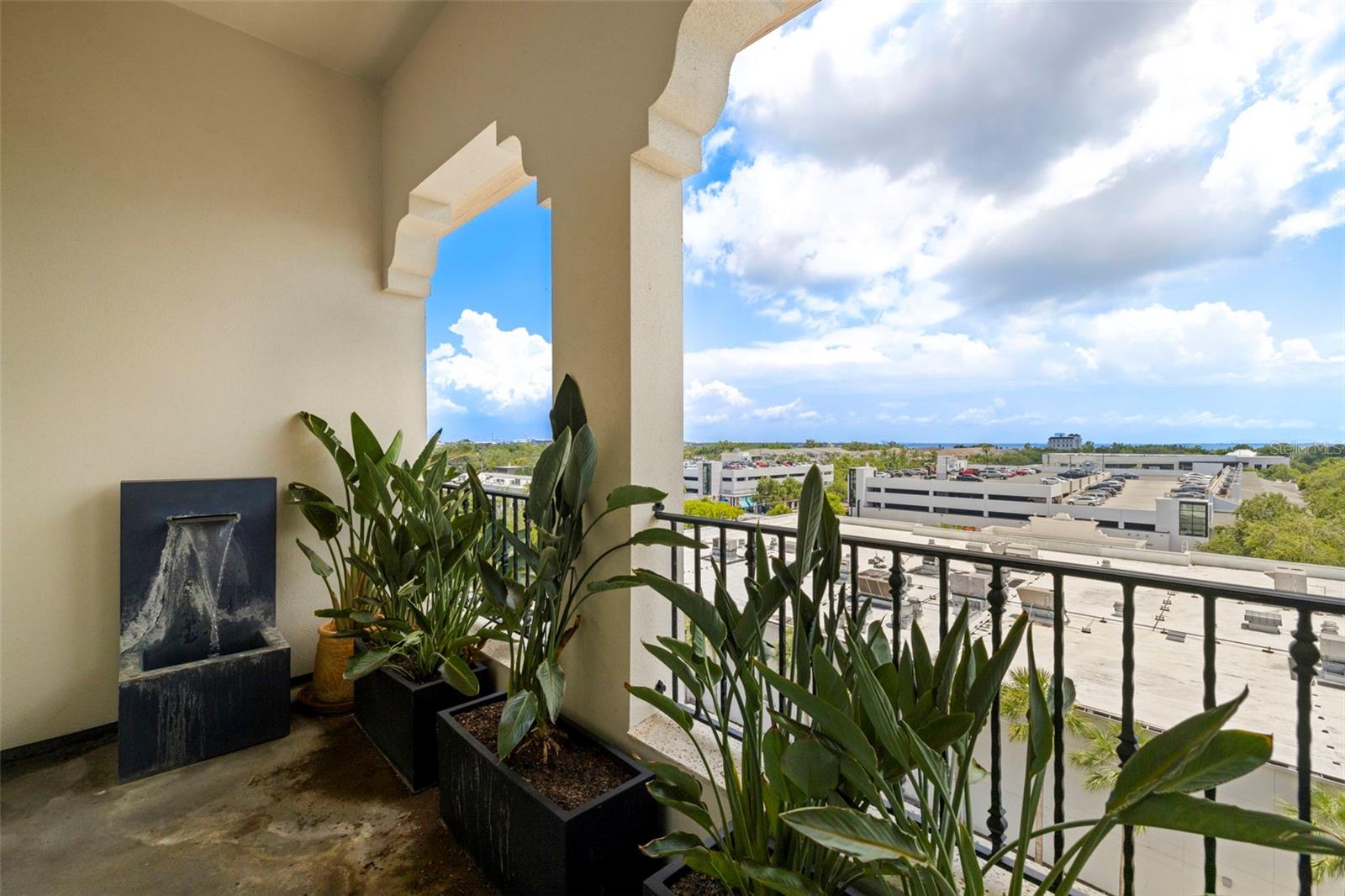 THE VALENCIA IN OLD HYDE PARK - Residential Lease