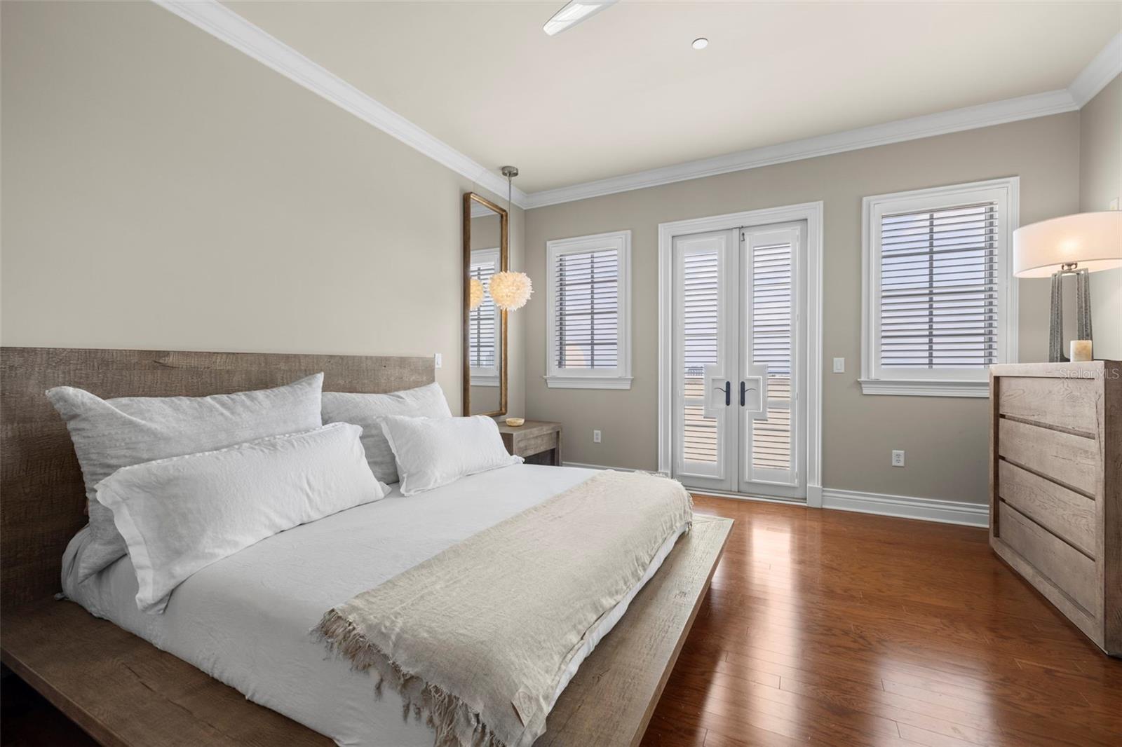 THE VALENCIA IN OLD HYDE PARK - Residential Lease