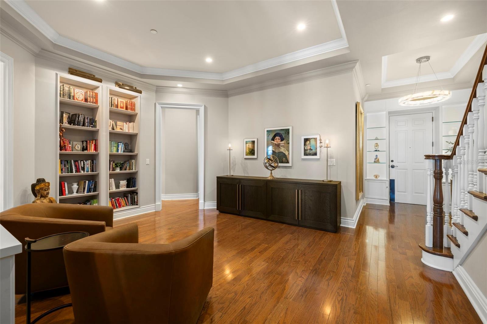 THE VALENCIA IN OLD HYDE PARK - Residential Lease