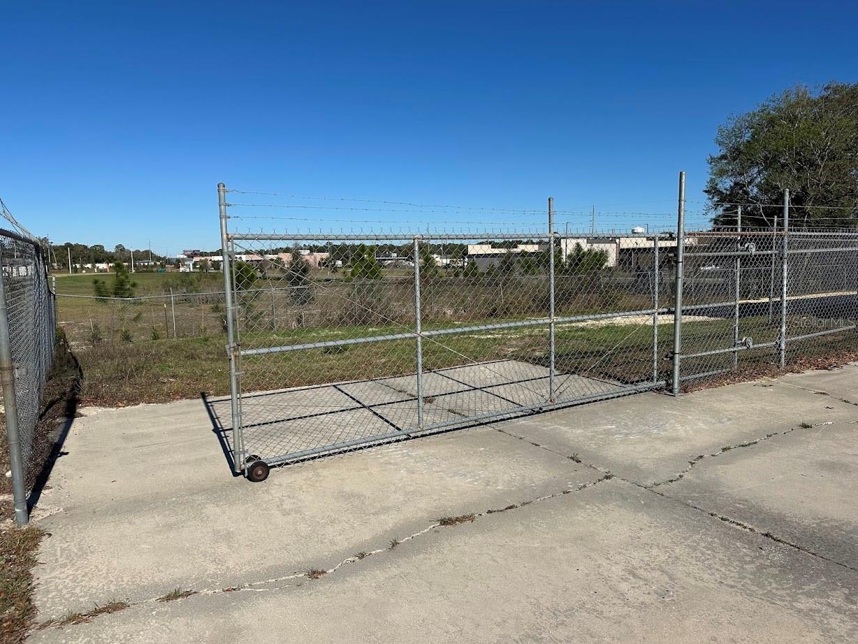 COMM NONSUB - Commercial Lease