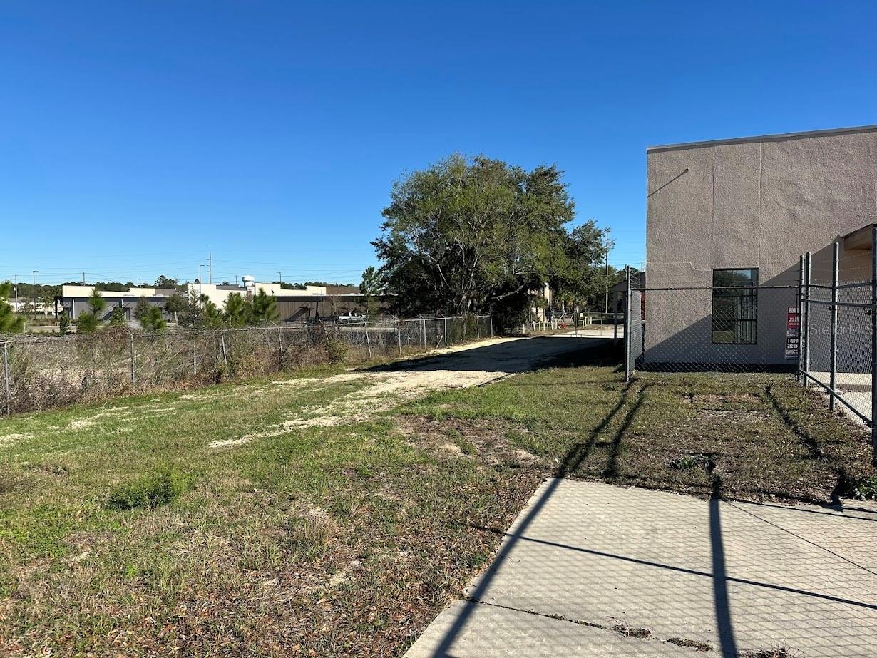 COMM NONSUB - Commercial Lease