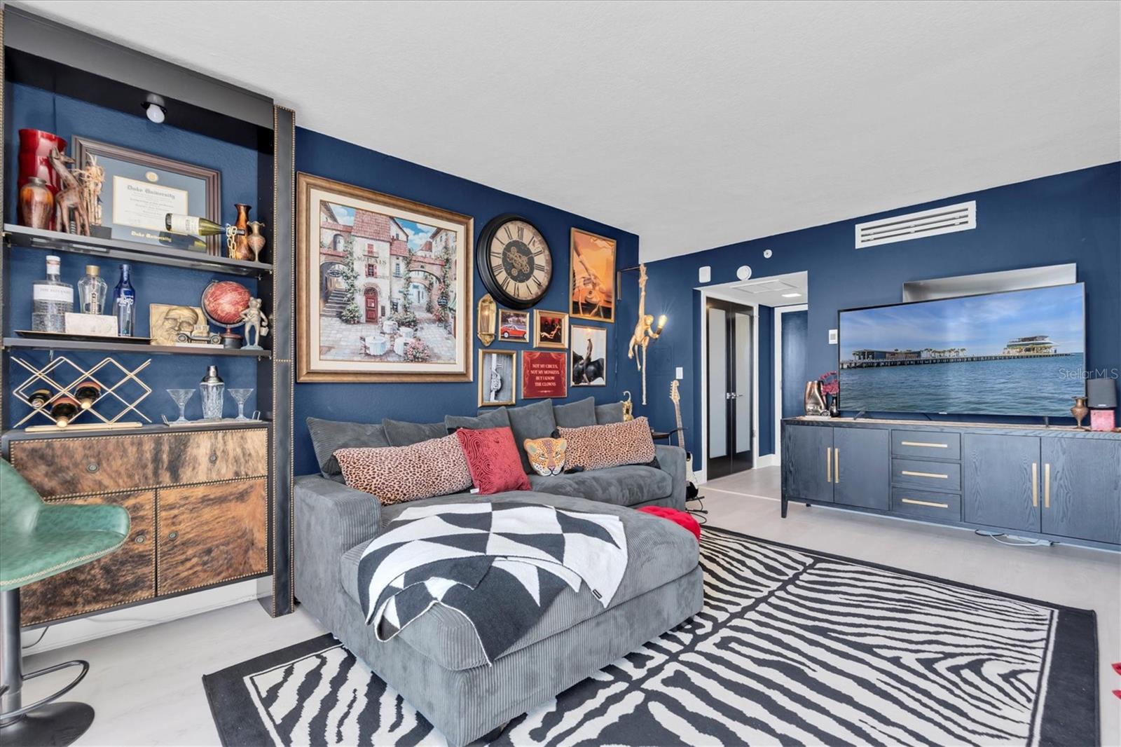 THE BEACON ON 3RD ST - Residential