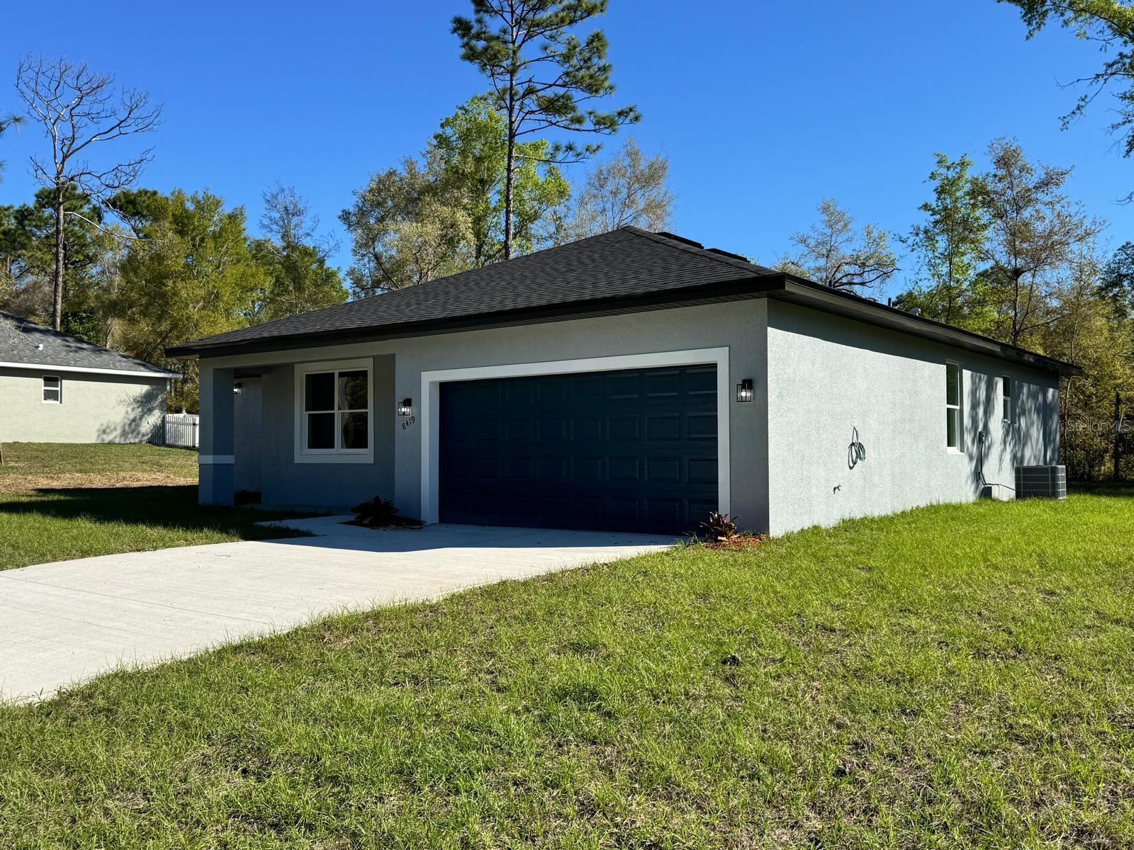 8419 N SAXON WAY