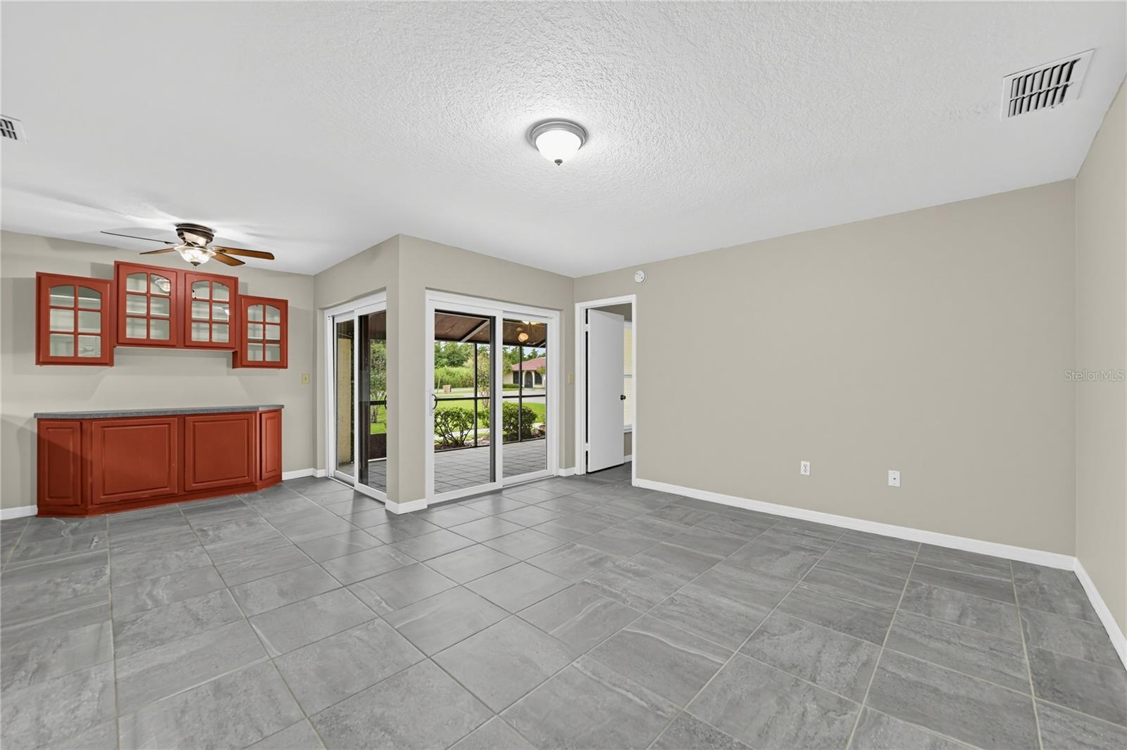 523 HUNTER CIRCLE