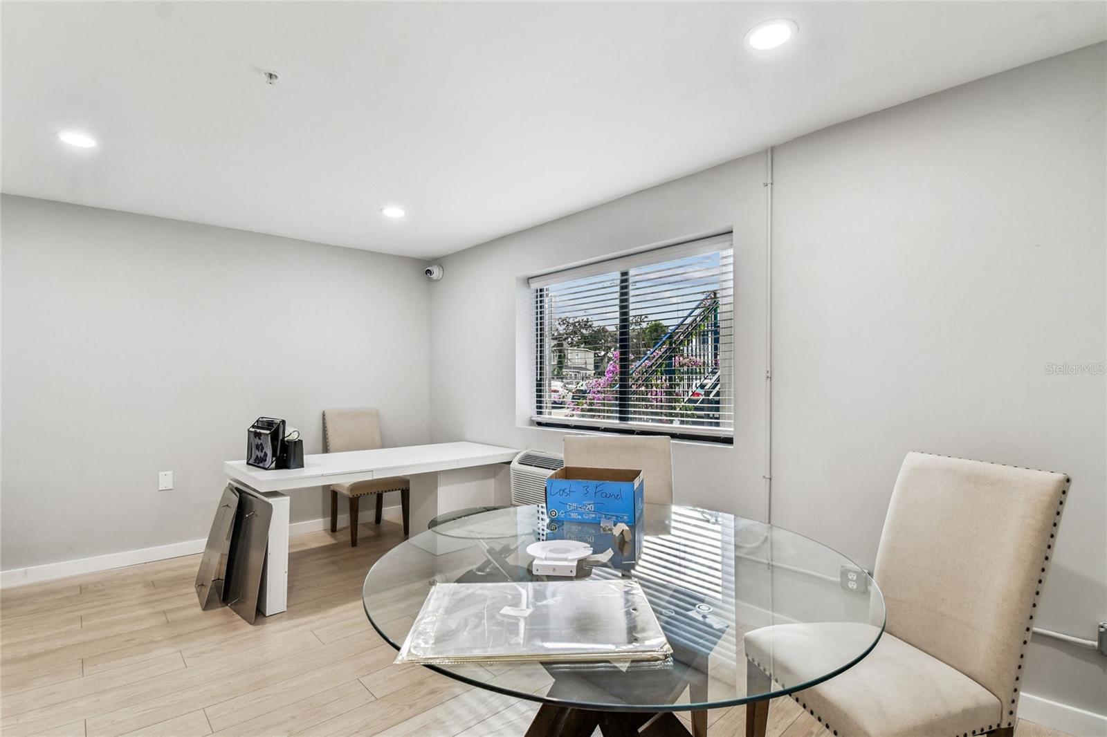 WASHINGTONS - Commercial Lease