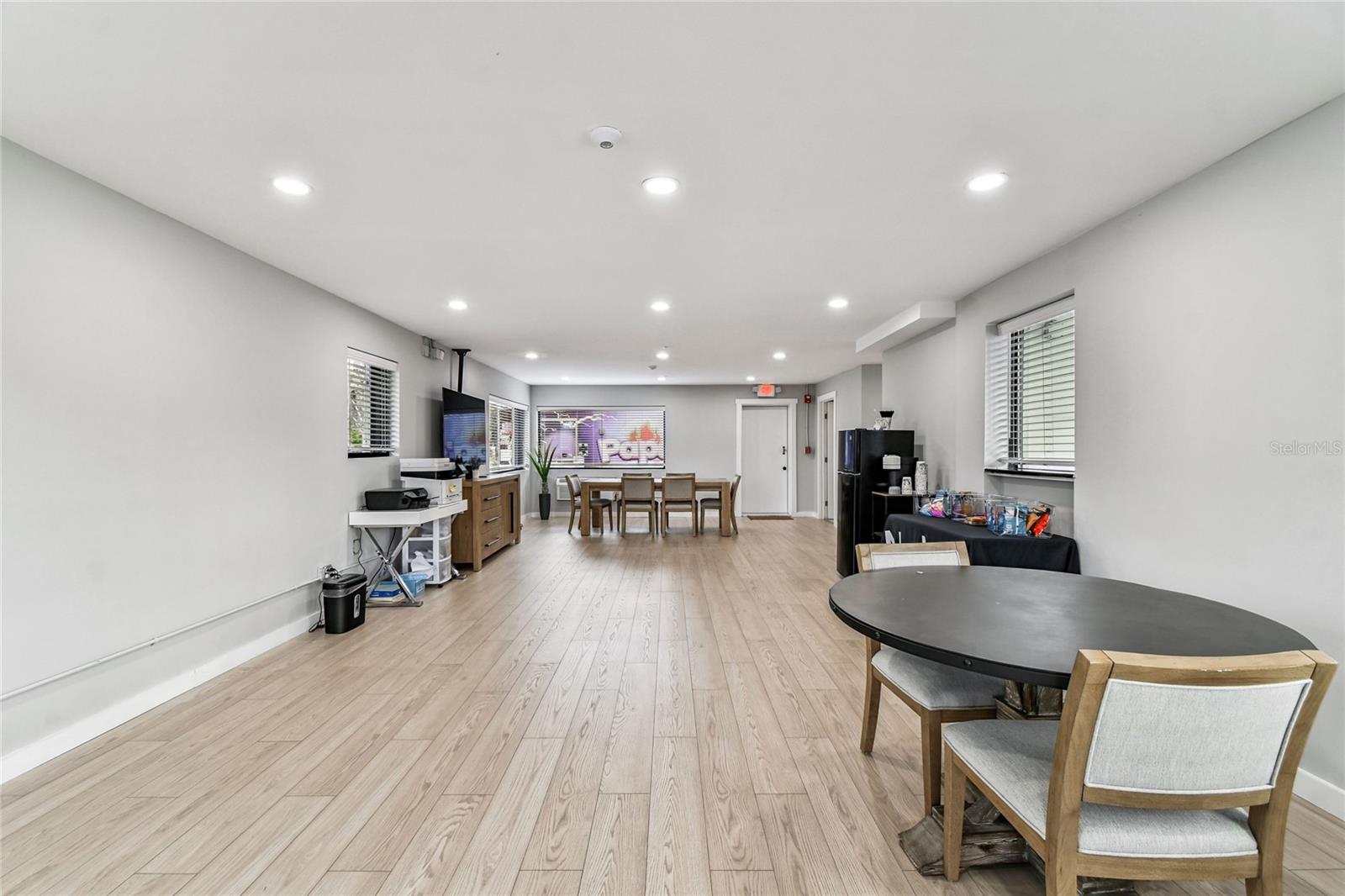 WASHINGTONS - Commercial Lease