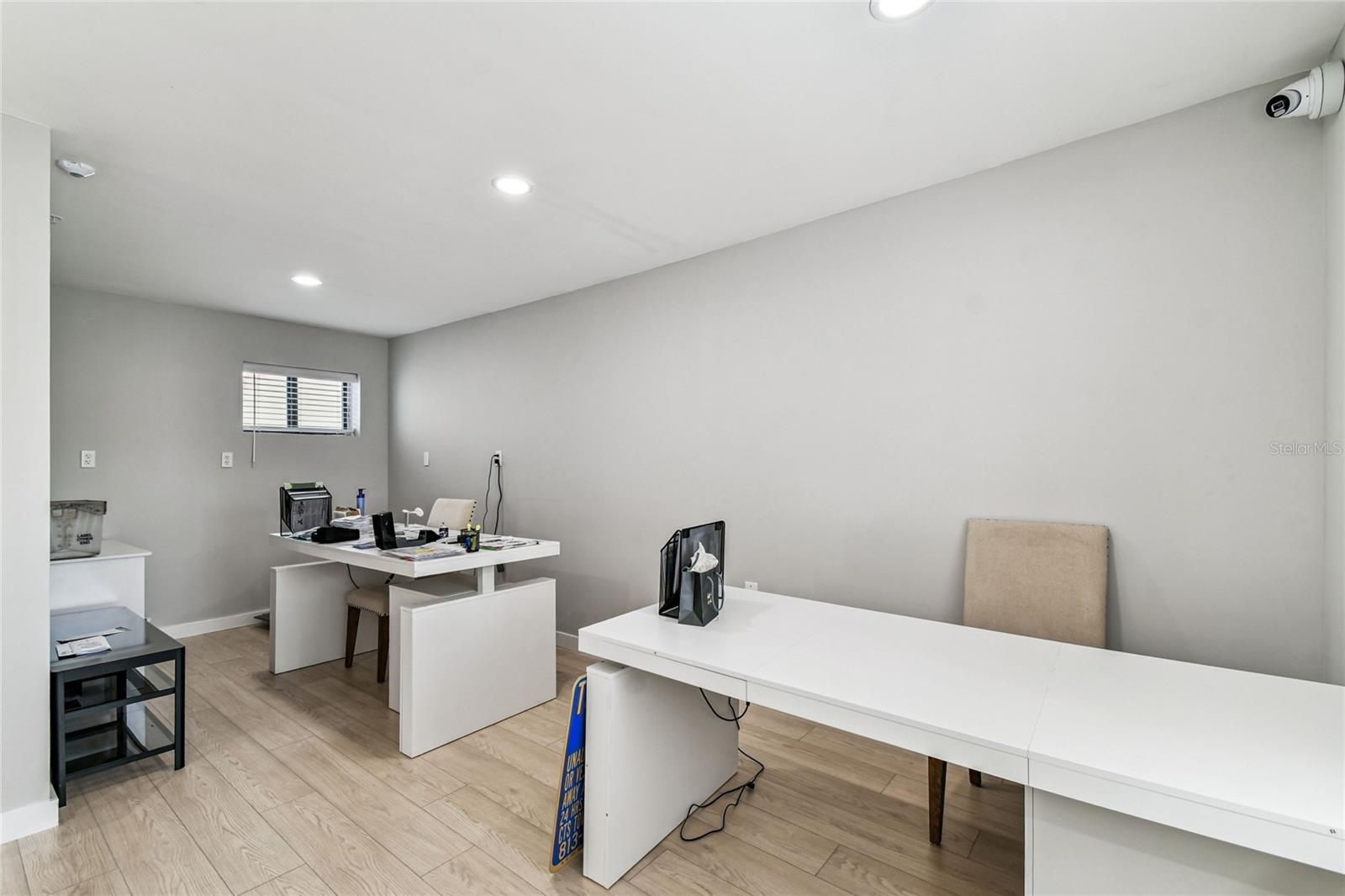 WASHINGTONS - Commercial Lease