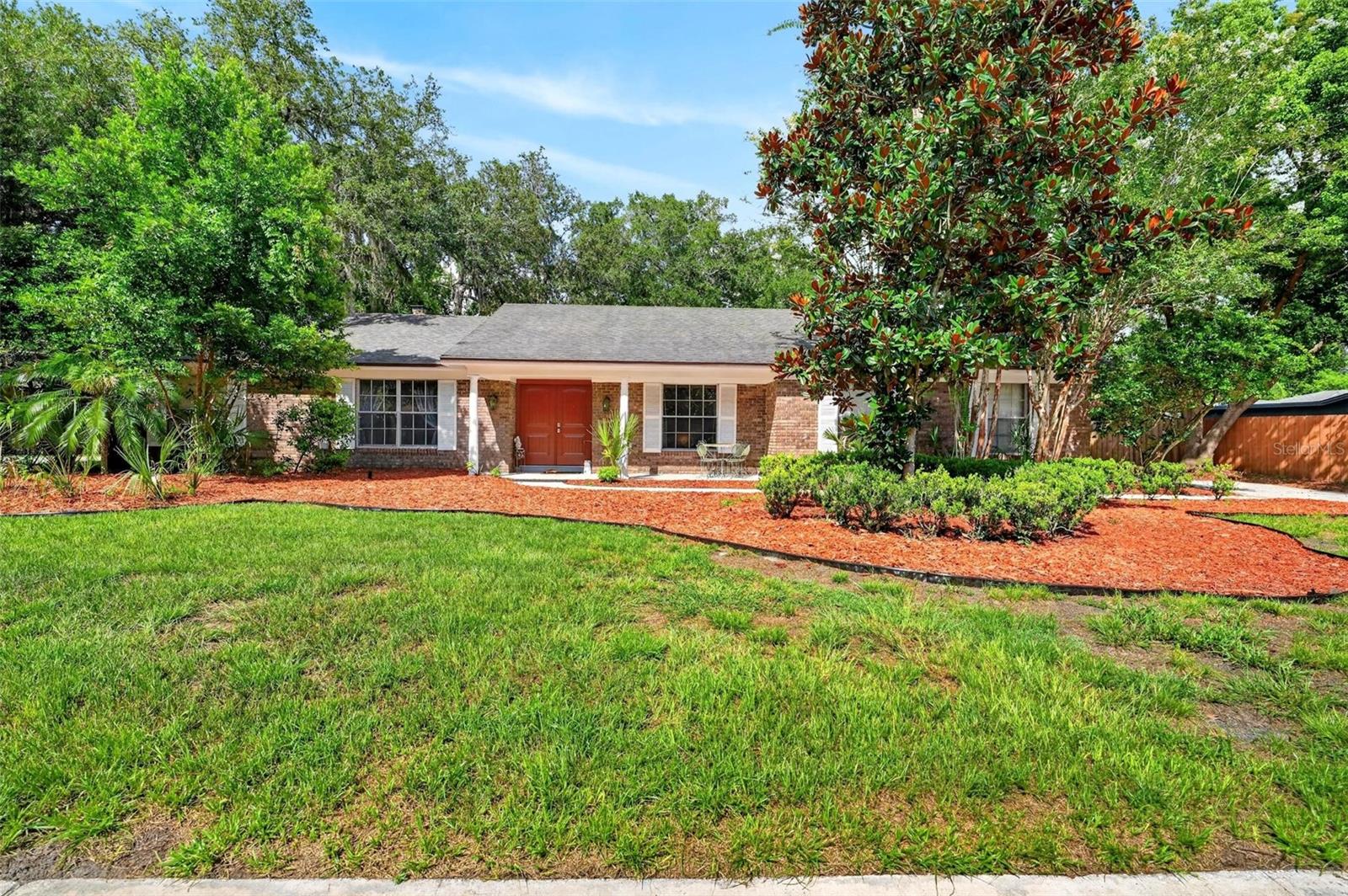 209 ROYAL OAKS CIRCLE
