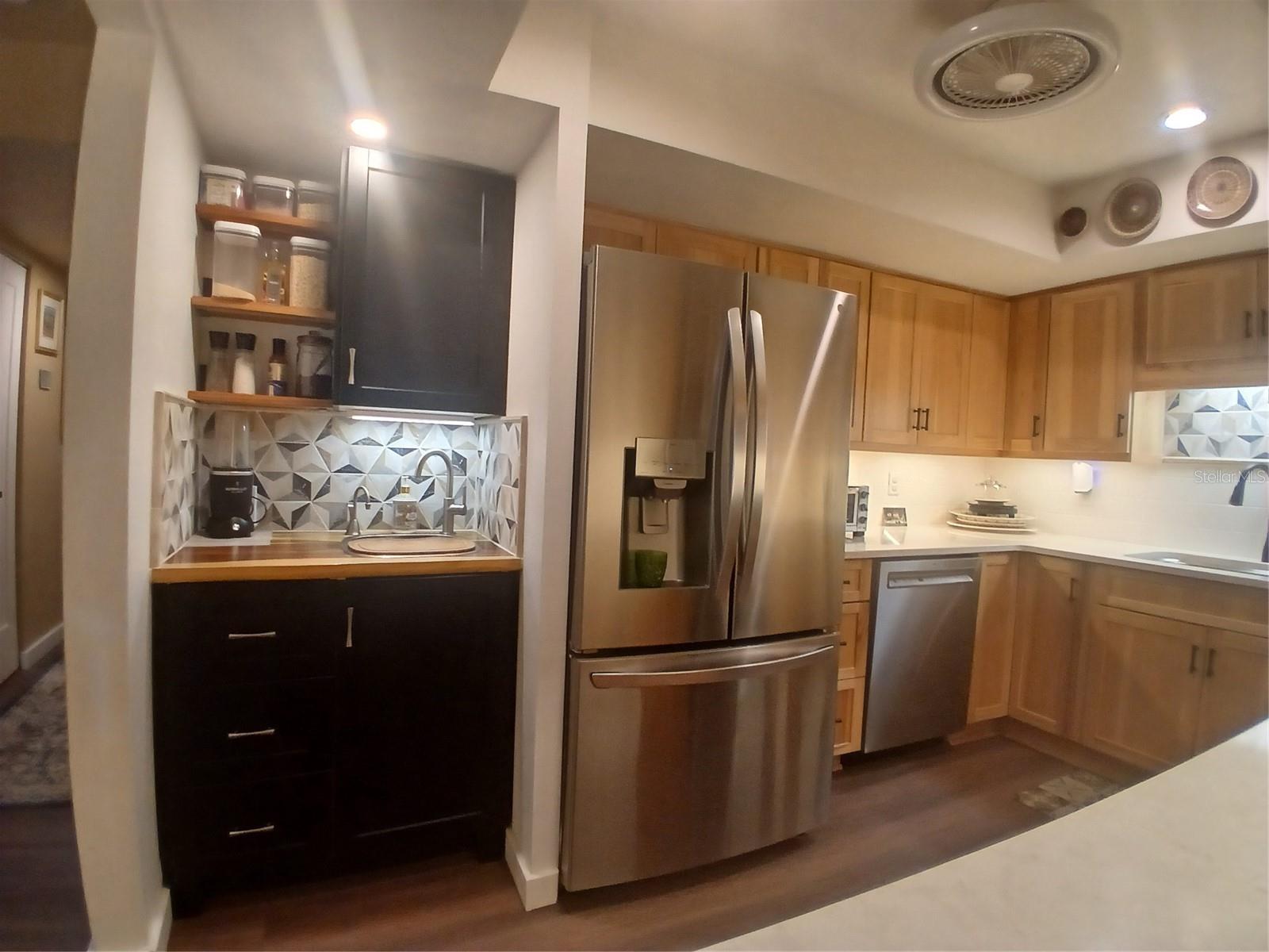 TWIN LAKES VILLAGE WEST CONDO BLDG T - Residential