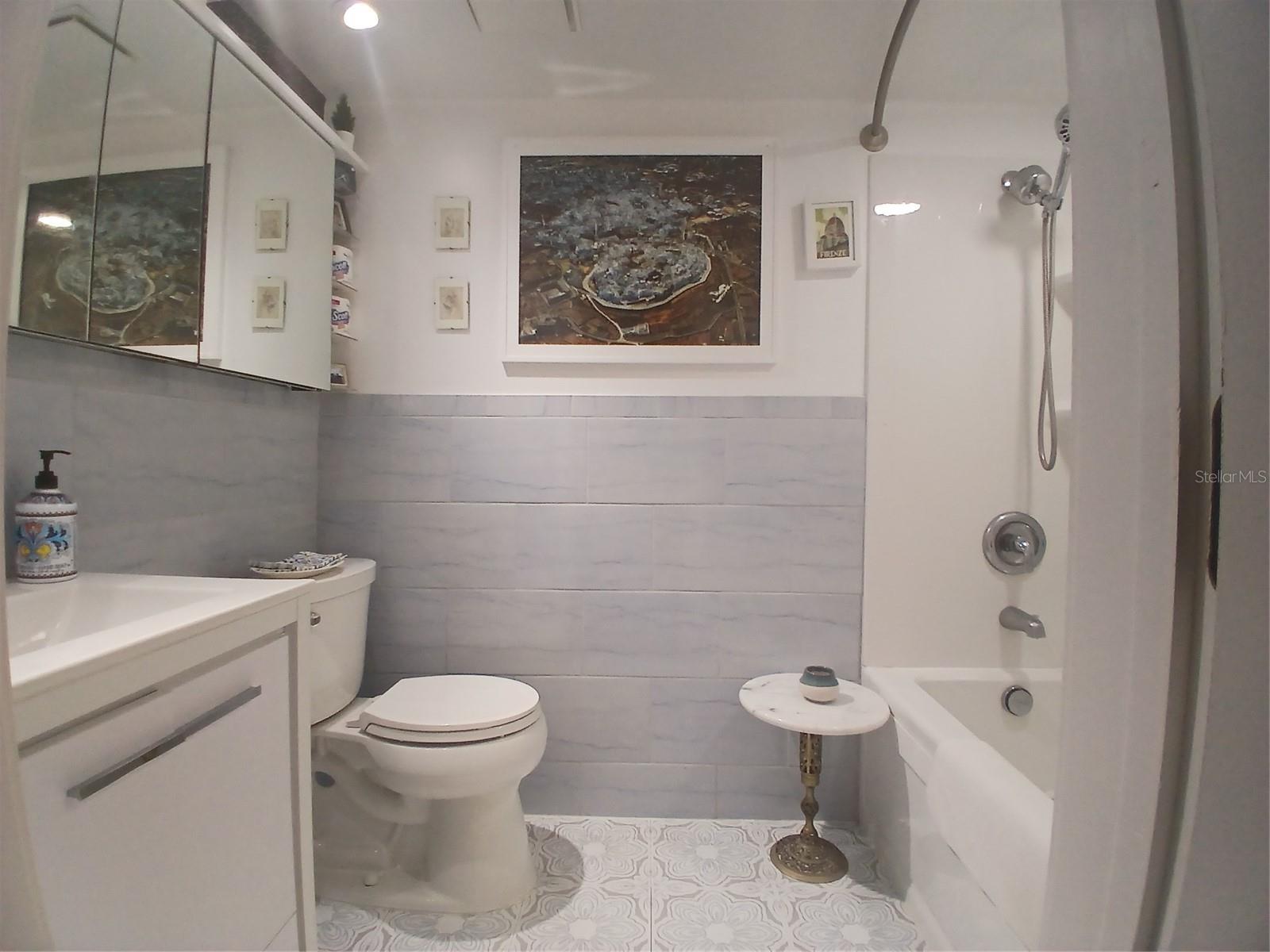 TWIN LAKES VILLAGE WEST CONDO BLDG T - Residential