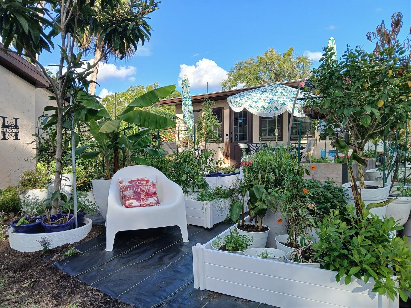 TWIN LAKES VILLAGE WEST CONDO BLDG T - Residential