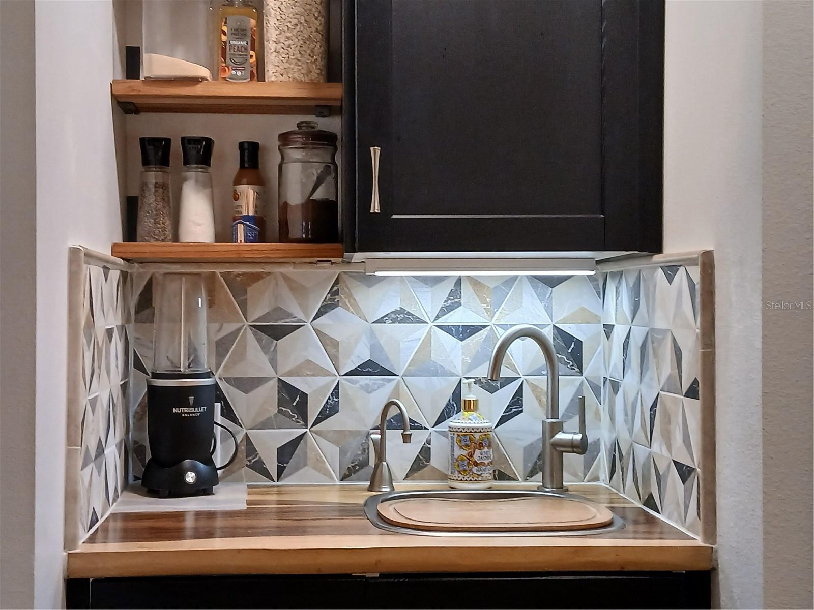 TWIN LAKES VILLAGE WEST CONDO BLDG T - Residential