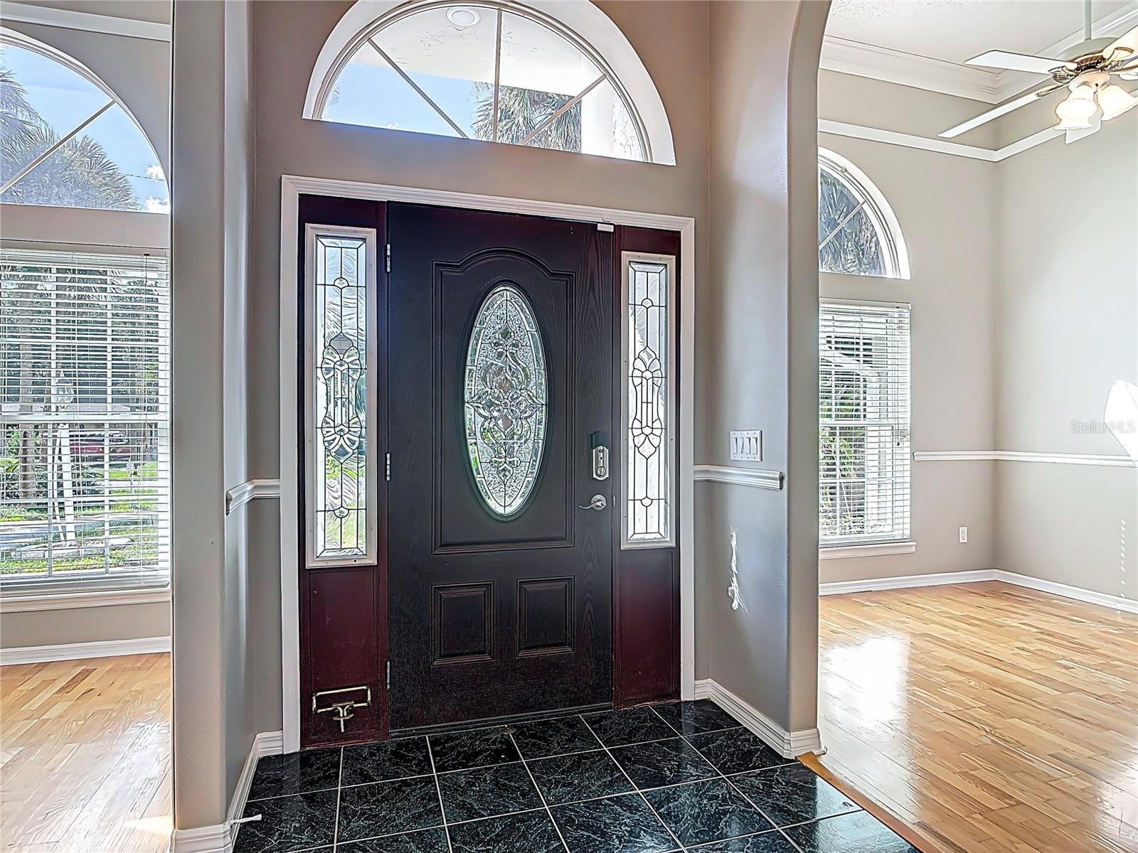 1633 LAKESIDE DRIVE