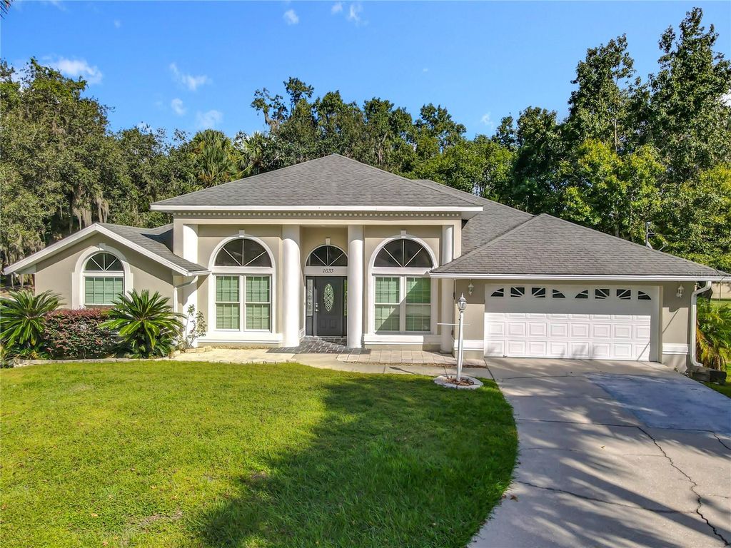 Photo of 1633 Lakeside Drive, Deland, FL 32720 (MLS # V4945361)