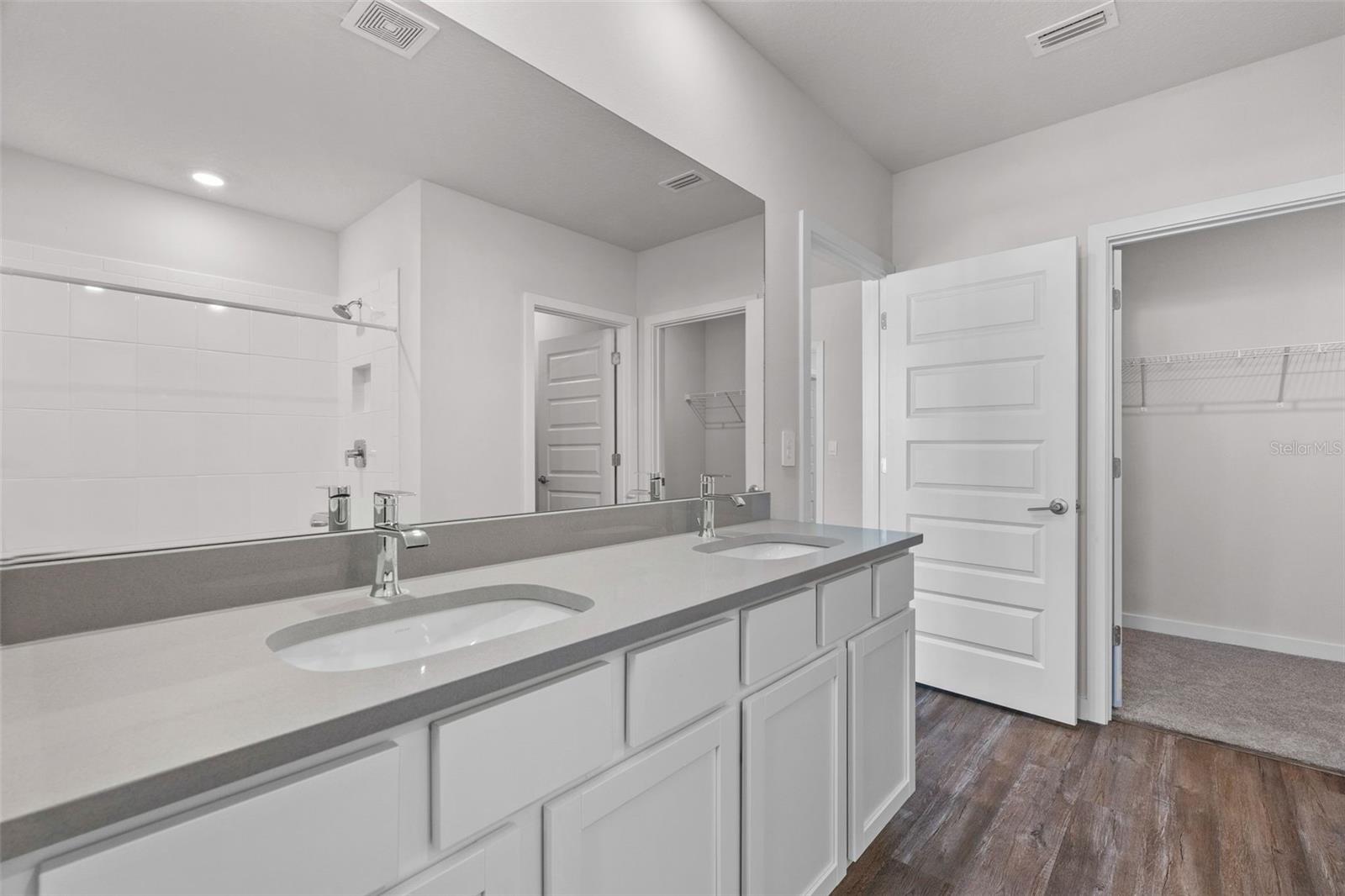 STAR FARMS AT LAKEWOOD RANCH - Residential