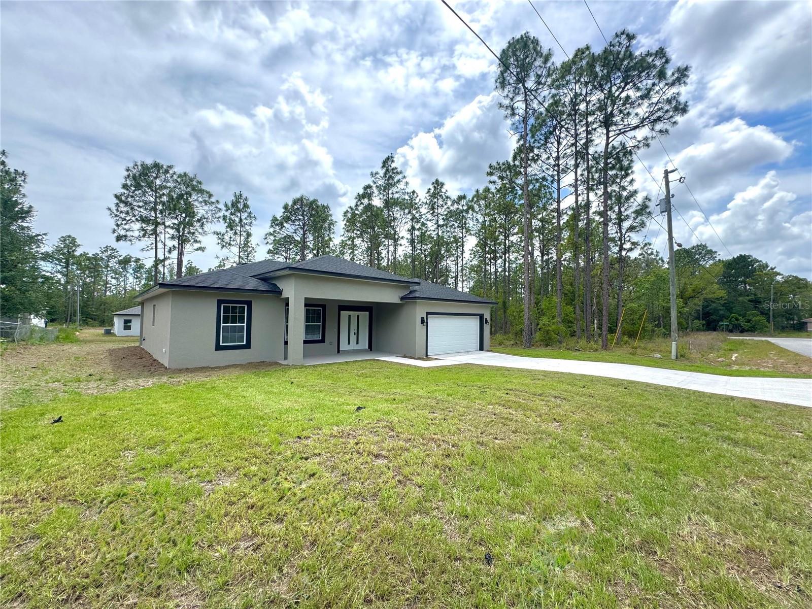 628 W HERONSBILL LANE