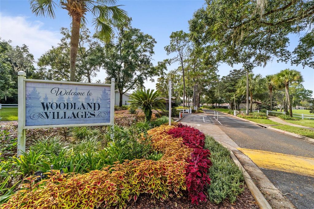 Photo of 2318 SE 19th Circle, Ocala, FL 34471 (MLS # OM722778)