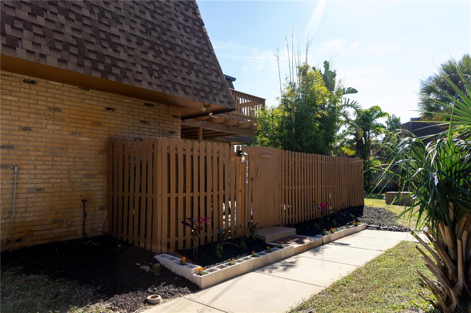 TENNIS VILLAGE SEC 02 - Residential Lease