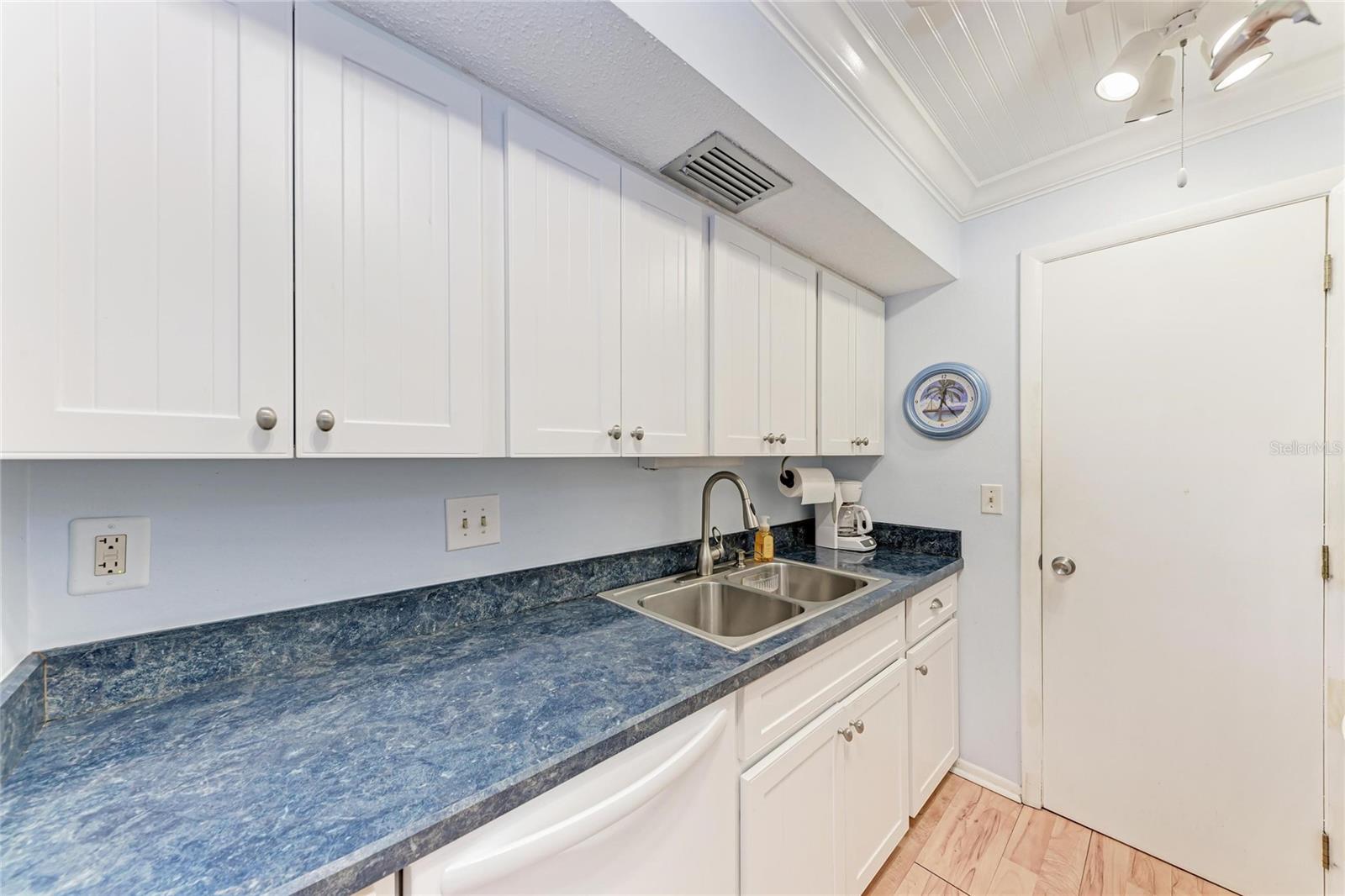 EL CONQUISTADOR VILLAGE 1 SEC 1 - Residential