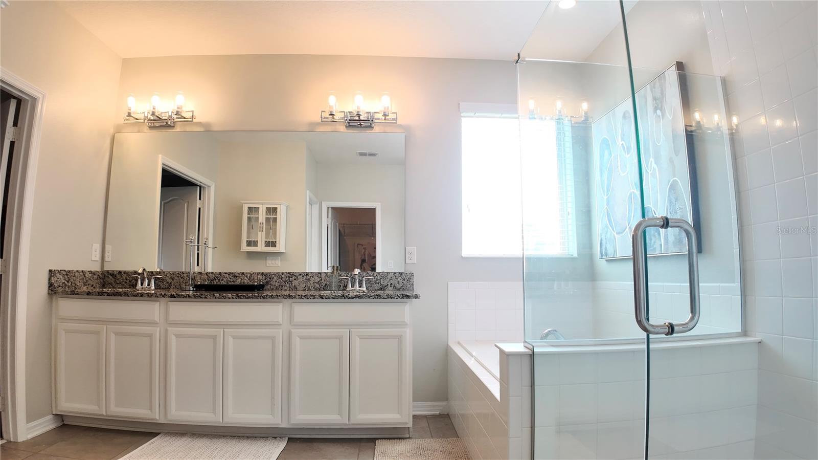 RIVIERA BELLA UNIT 01 - Residential