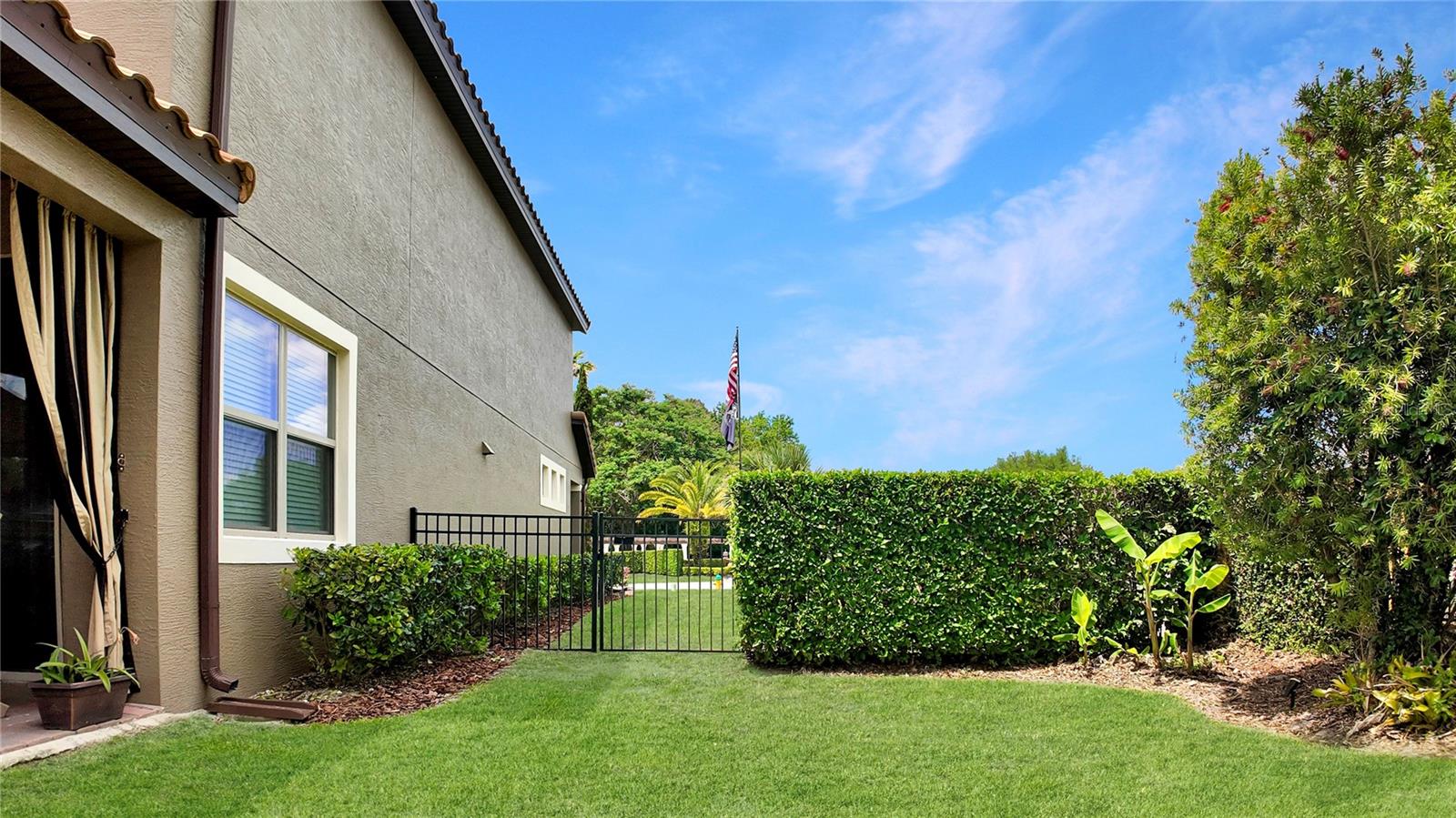RIVIERA BELLA UNIT 01 - Residential