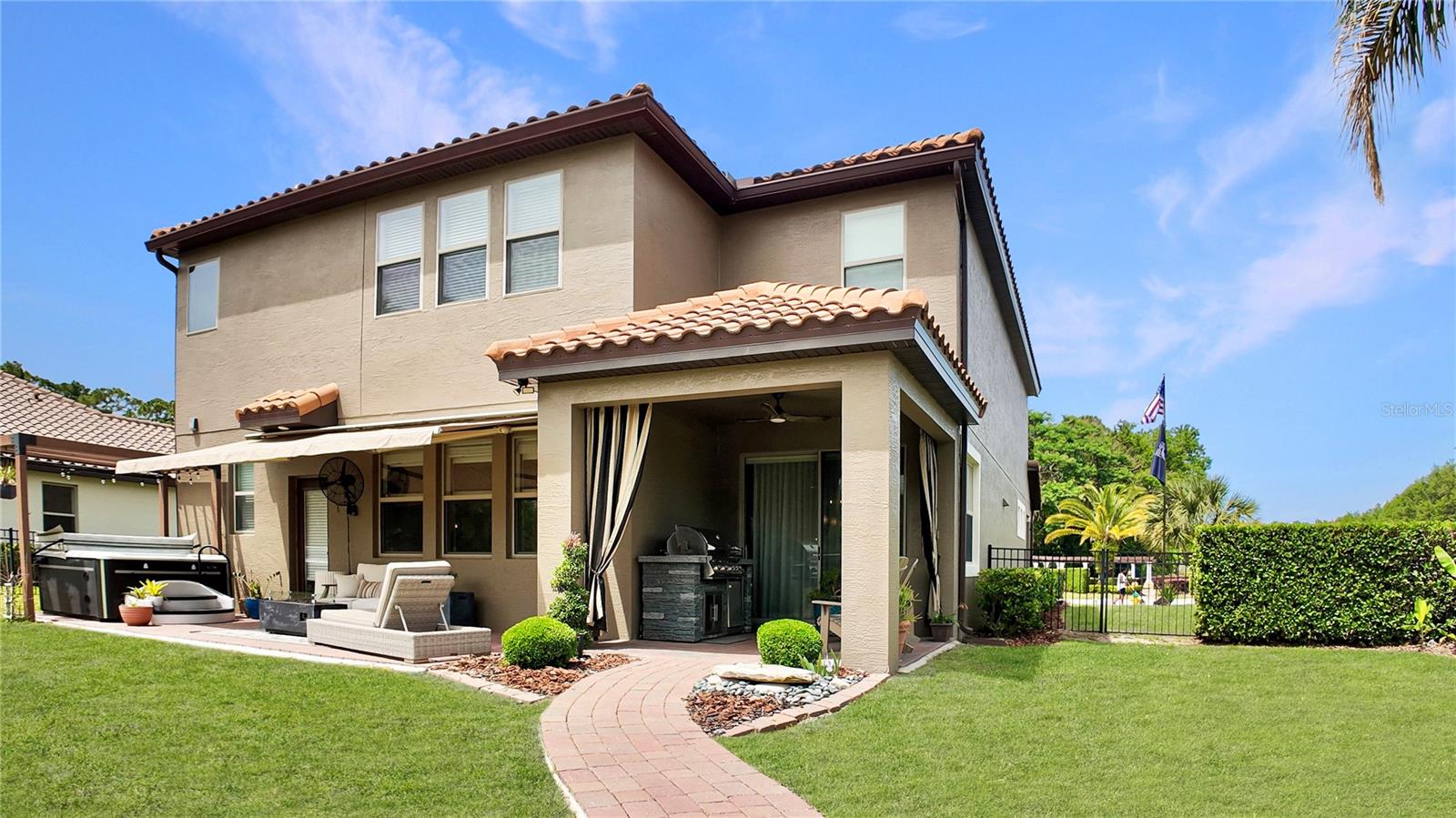 RIVIERA BELLA UNIT 01 - Residential