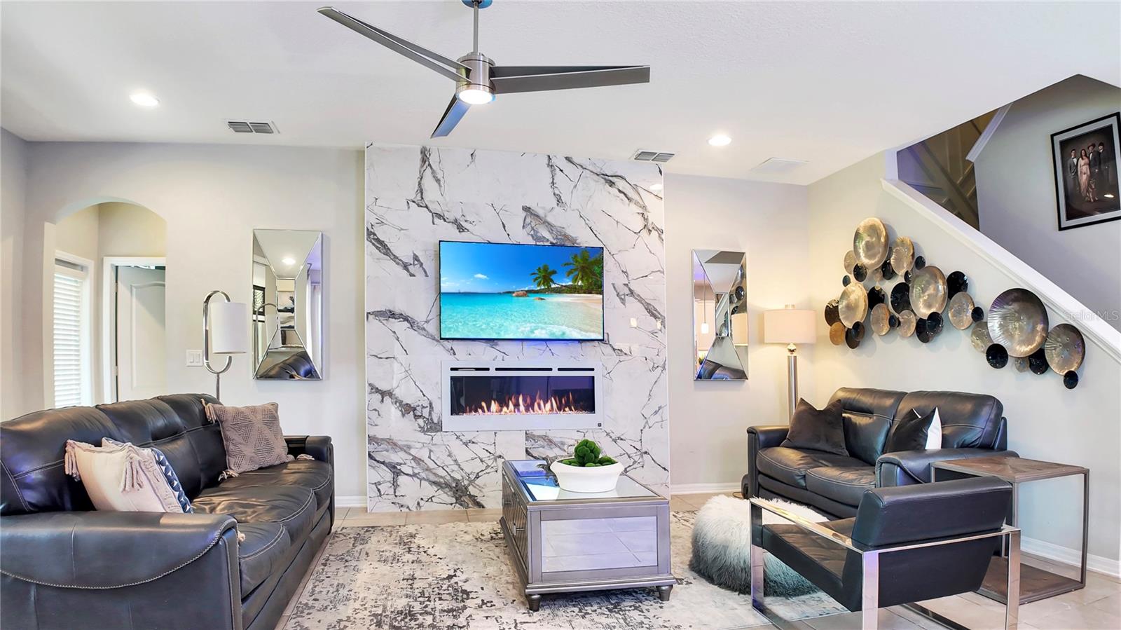RIVIERA BELLA UNIT 01 - Residential
