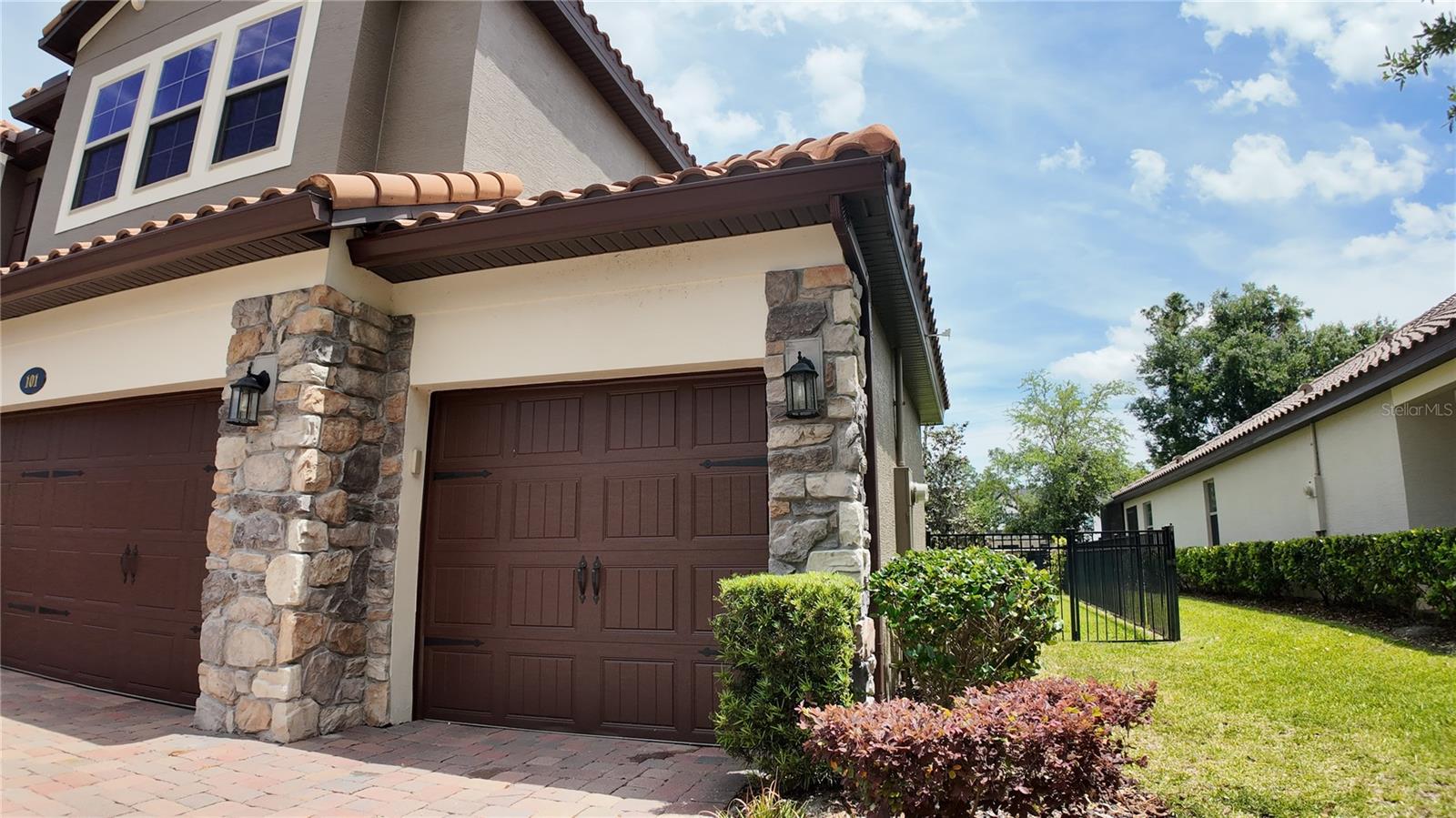 RIVIERA BELLA UNIT 01 - Residential