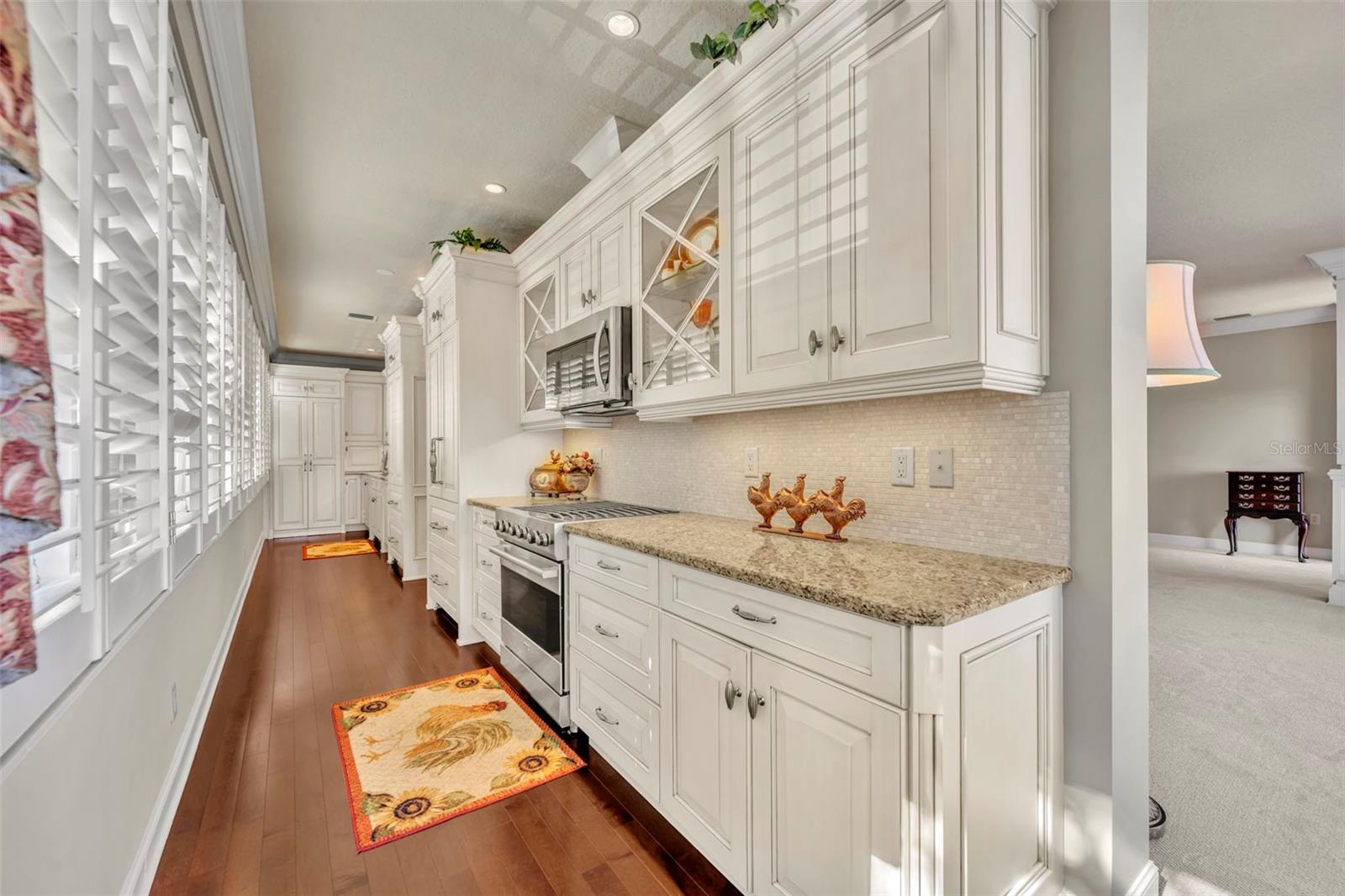 WHISPERING WATERS/PHILLIPS CIRCLE REP - Residential