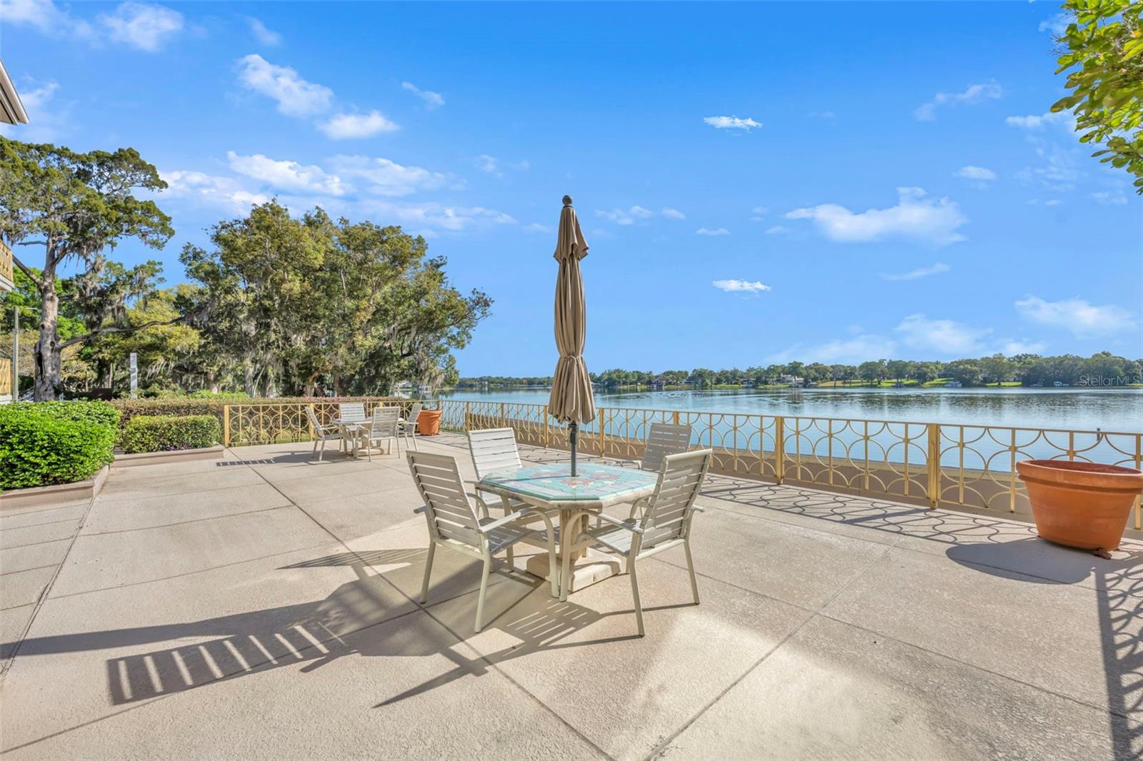 WHISPERING WATERS/PHILLIPS CIRCLE REP - Residential