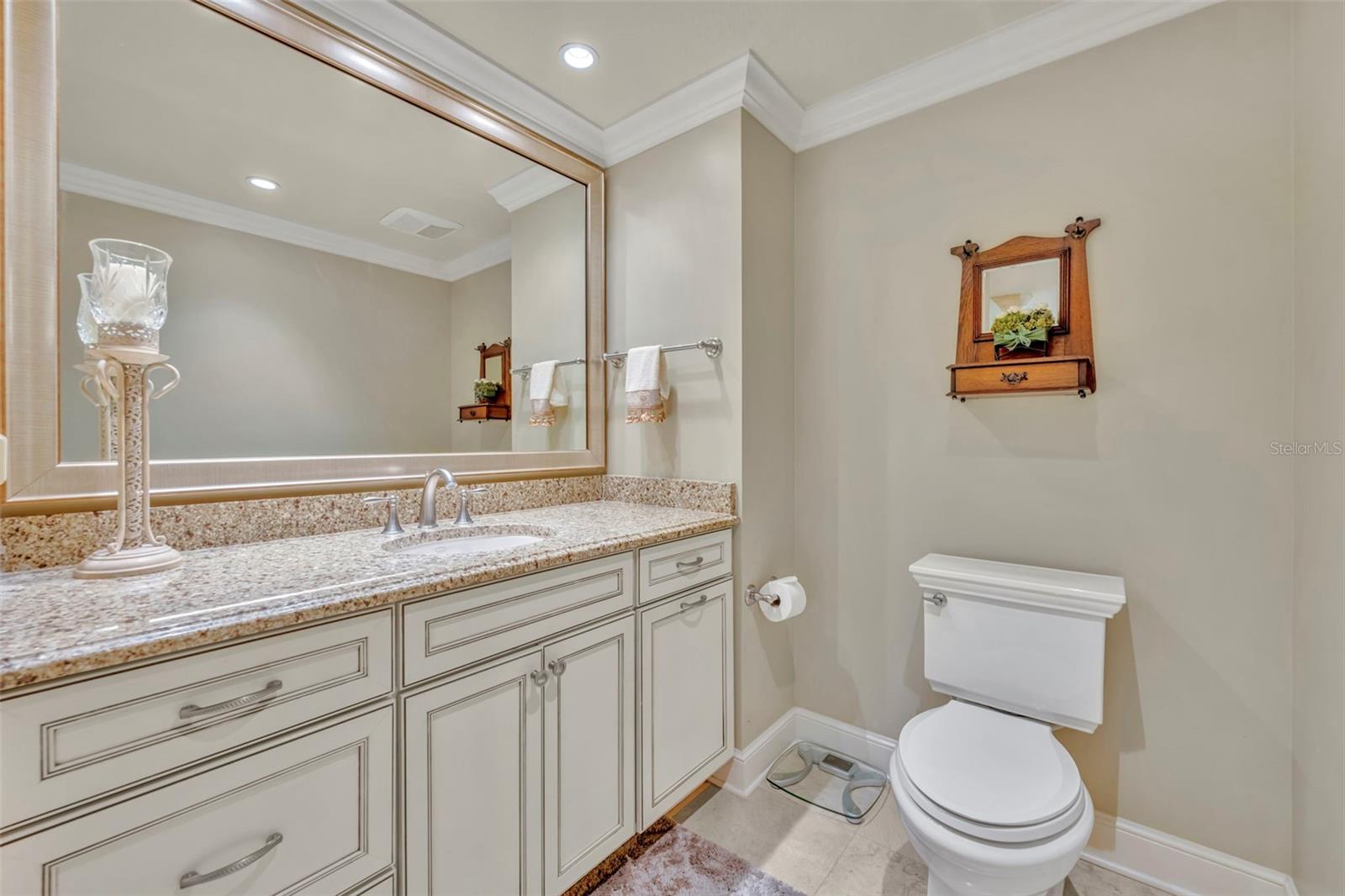 WHISPERING WATERS/PHILLIPS CIRCLE REP - Residential