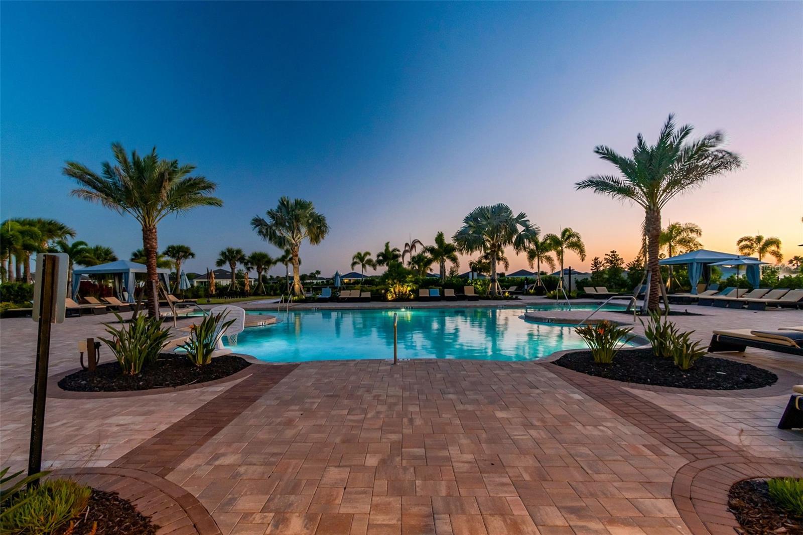STAR FARMS AT LAKEWOOD RANCH - Residential